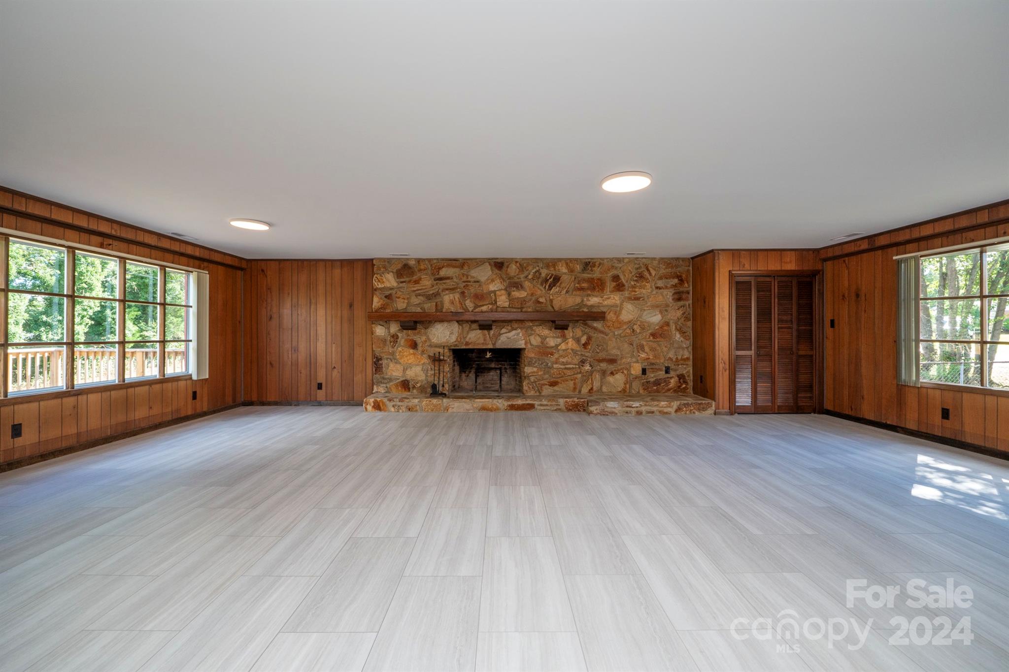 511 Villa Street Property Photo 14