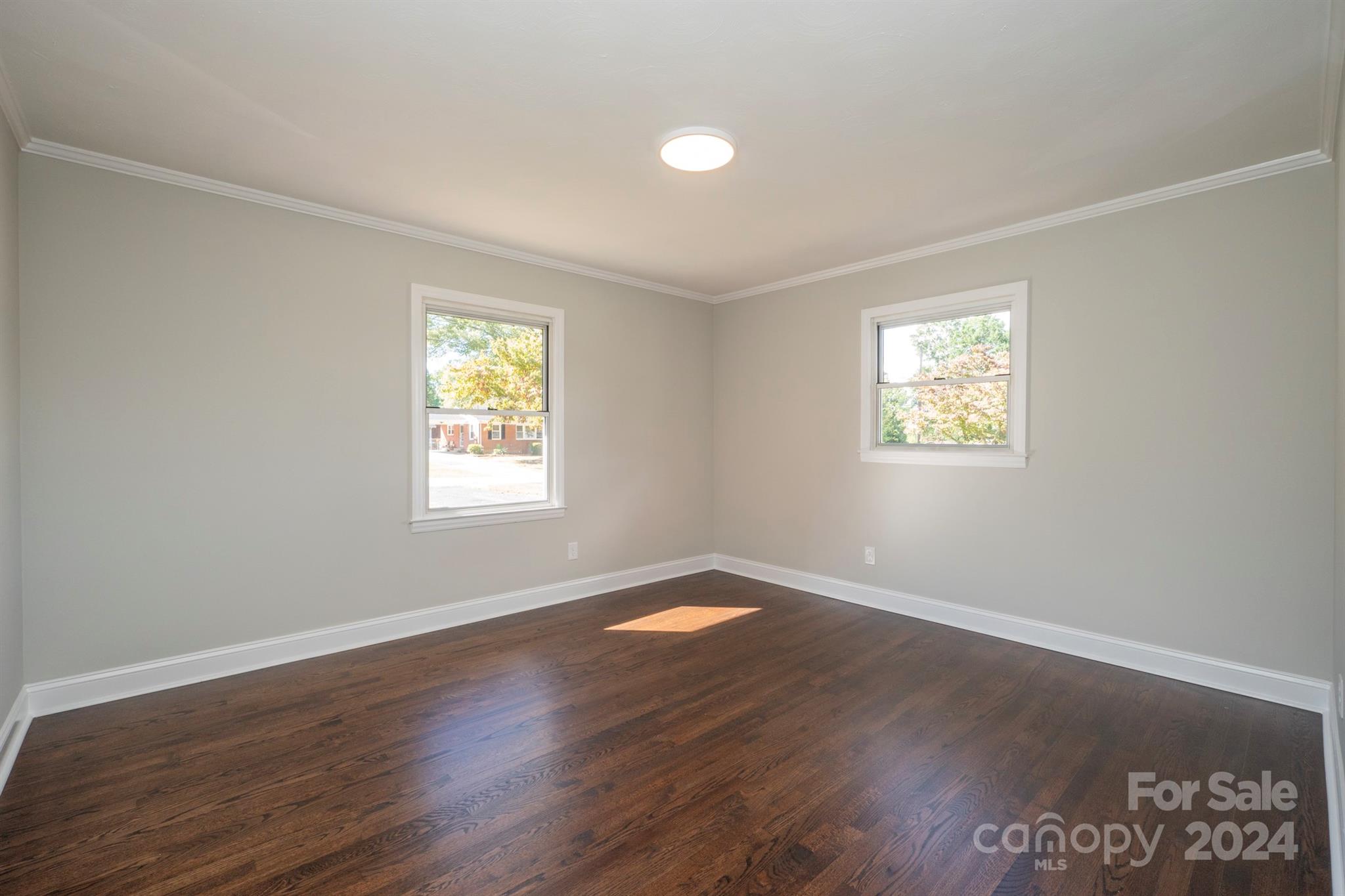 511 Villa Street Property Photo 25