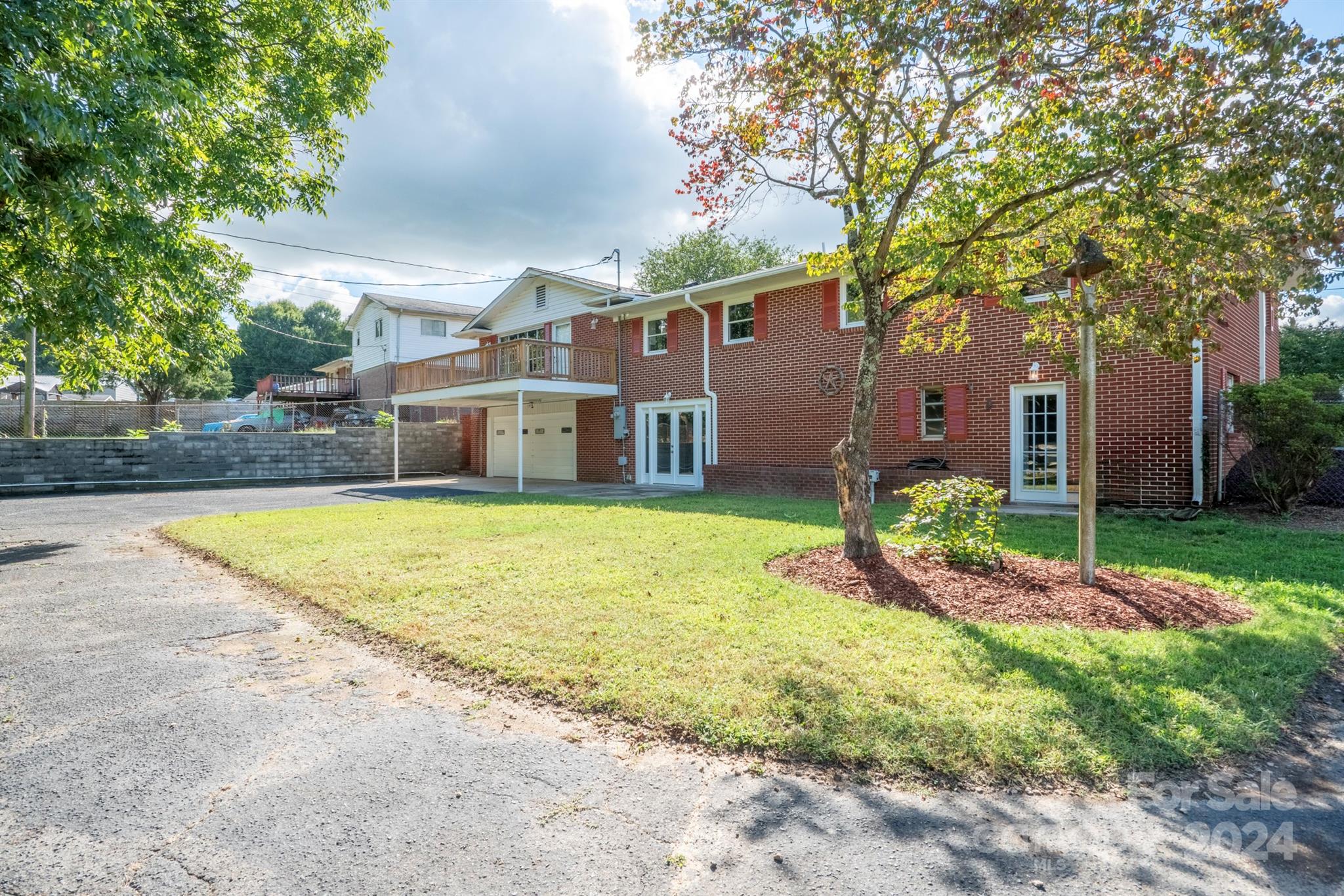 511 Villa Street Property Photo 31