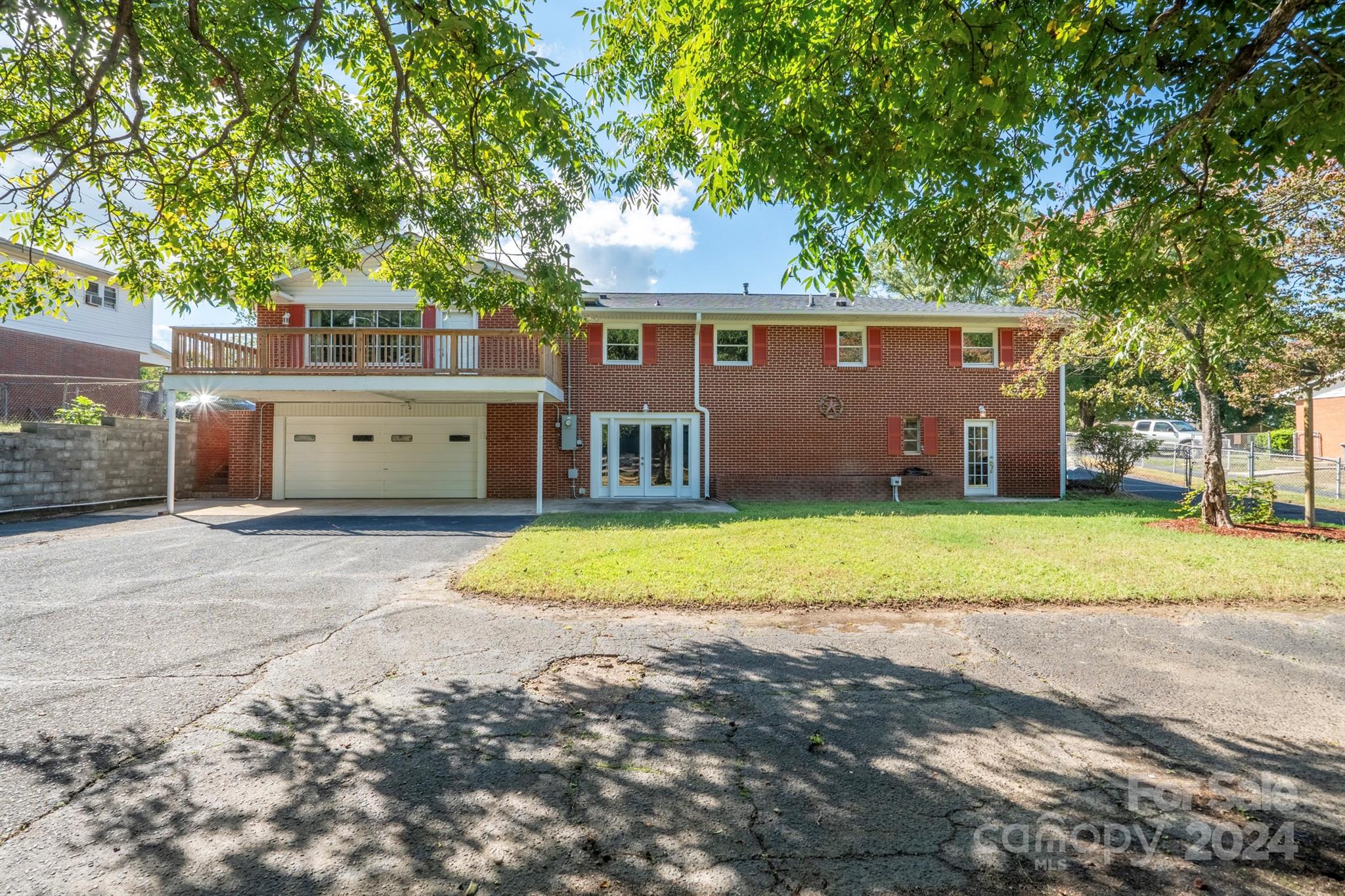 511 Villa Street Property Photo 32