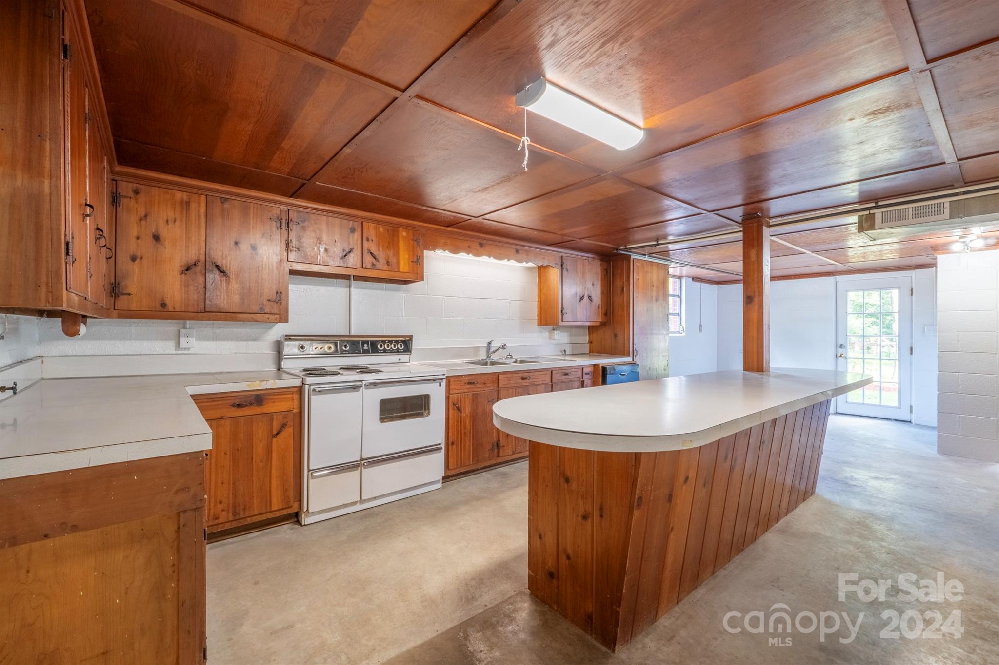 511 Villa Street Property Photo 35