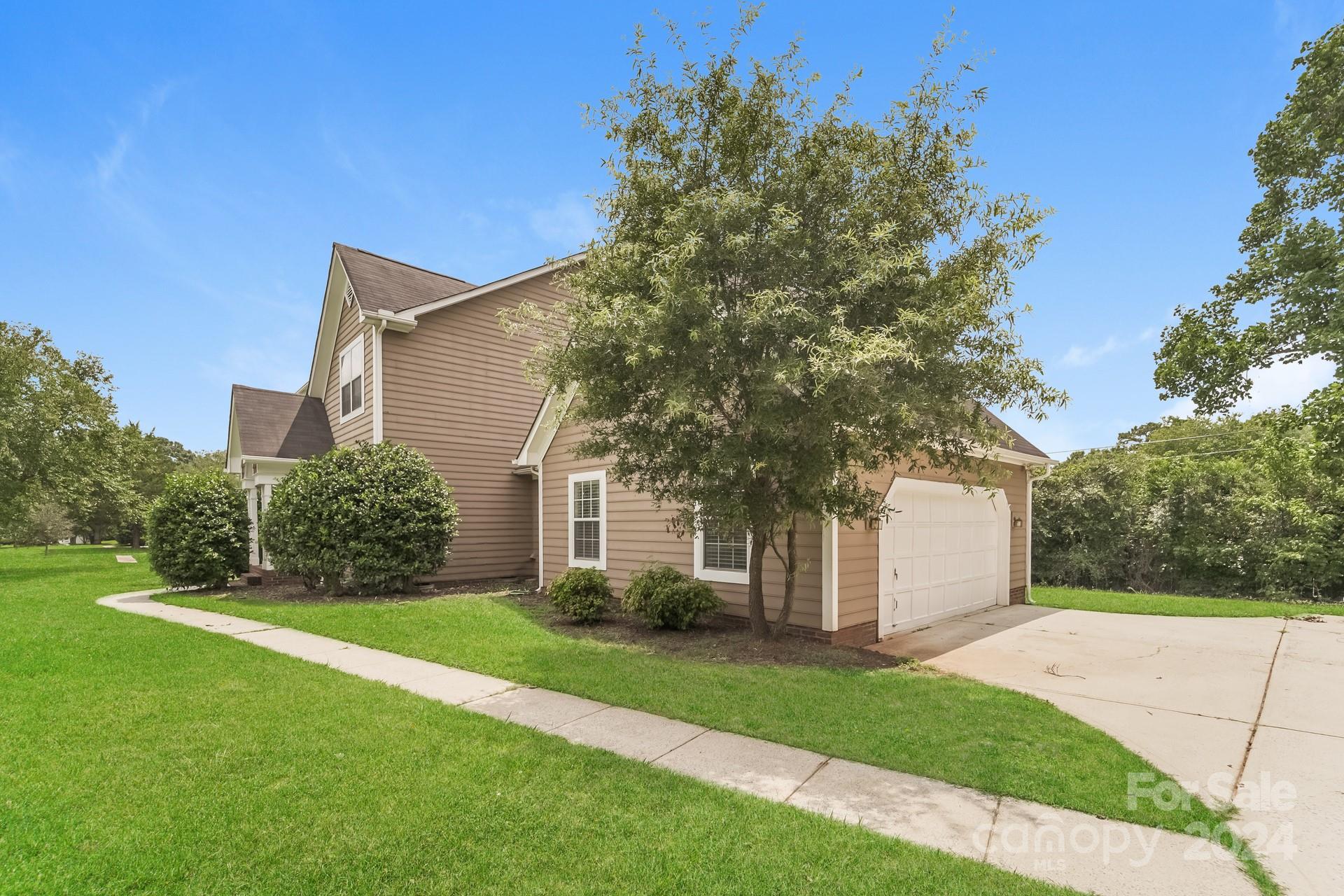 15129 Dartford Lane Property Photo 4