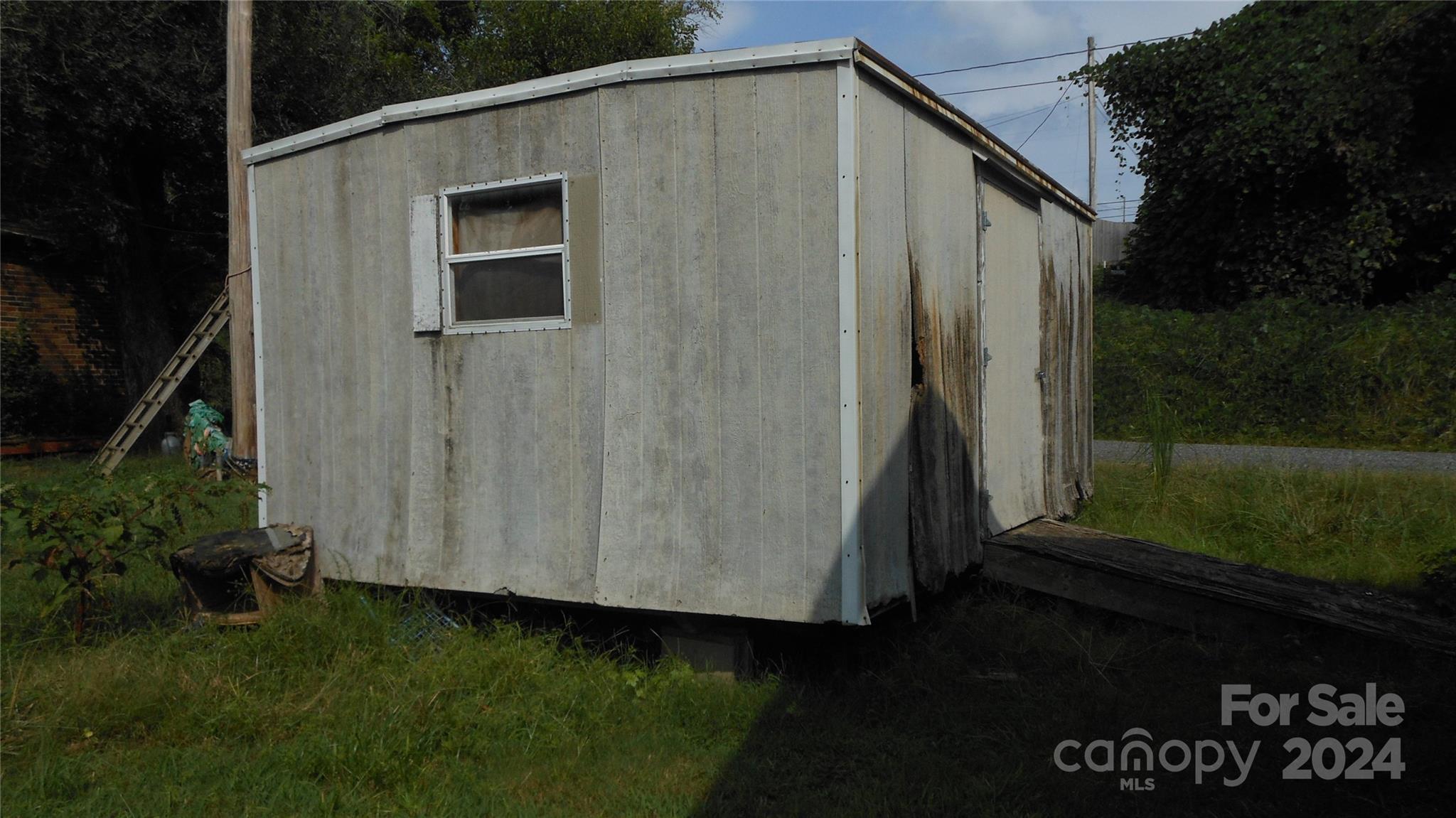 818 Grace Street Property Photo 9