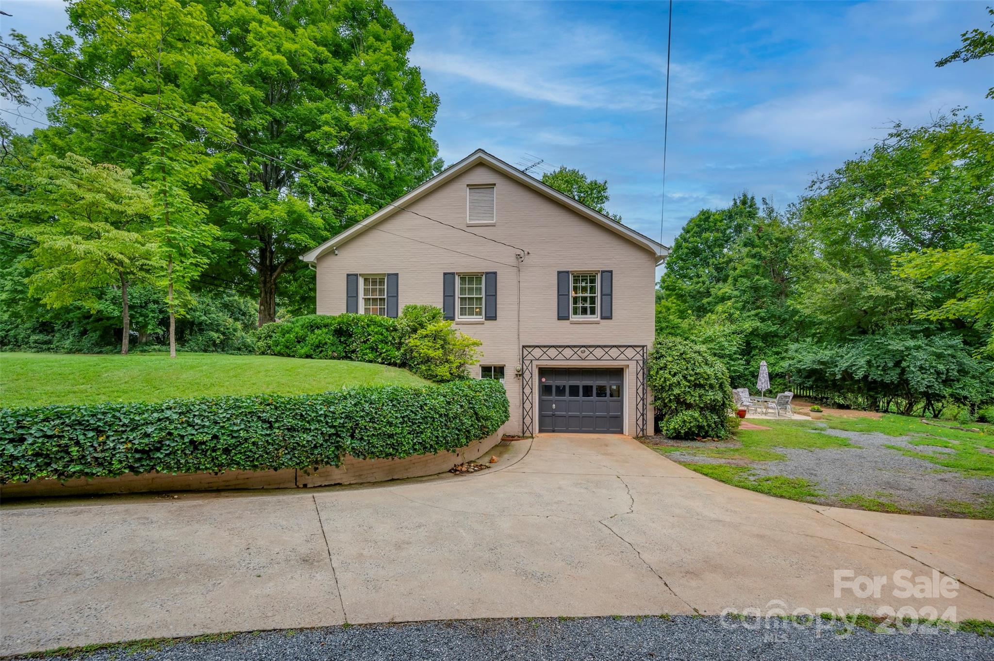 217 Old Caroleen Road Property Photo 5