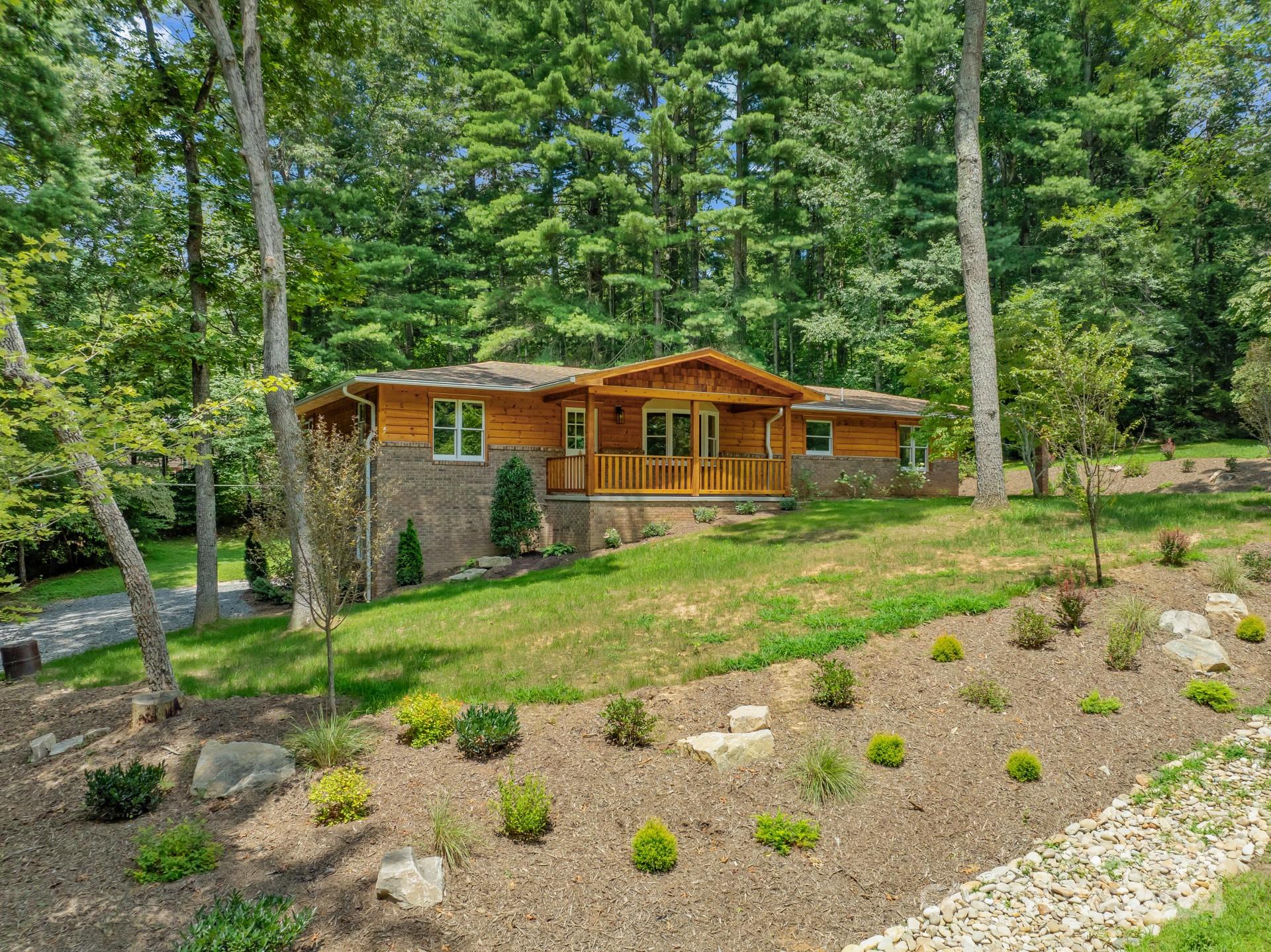 15 Pine Ridge Court Property Photo 2