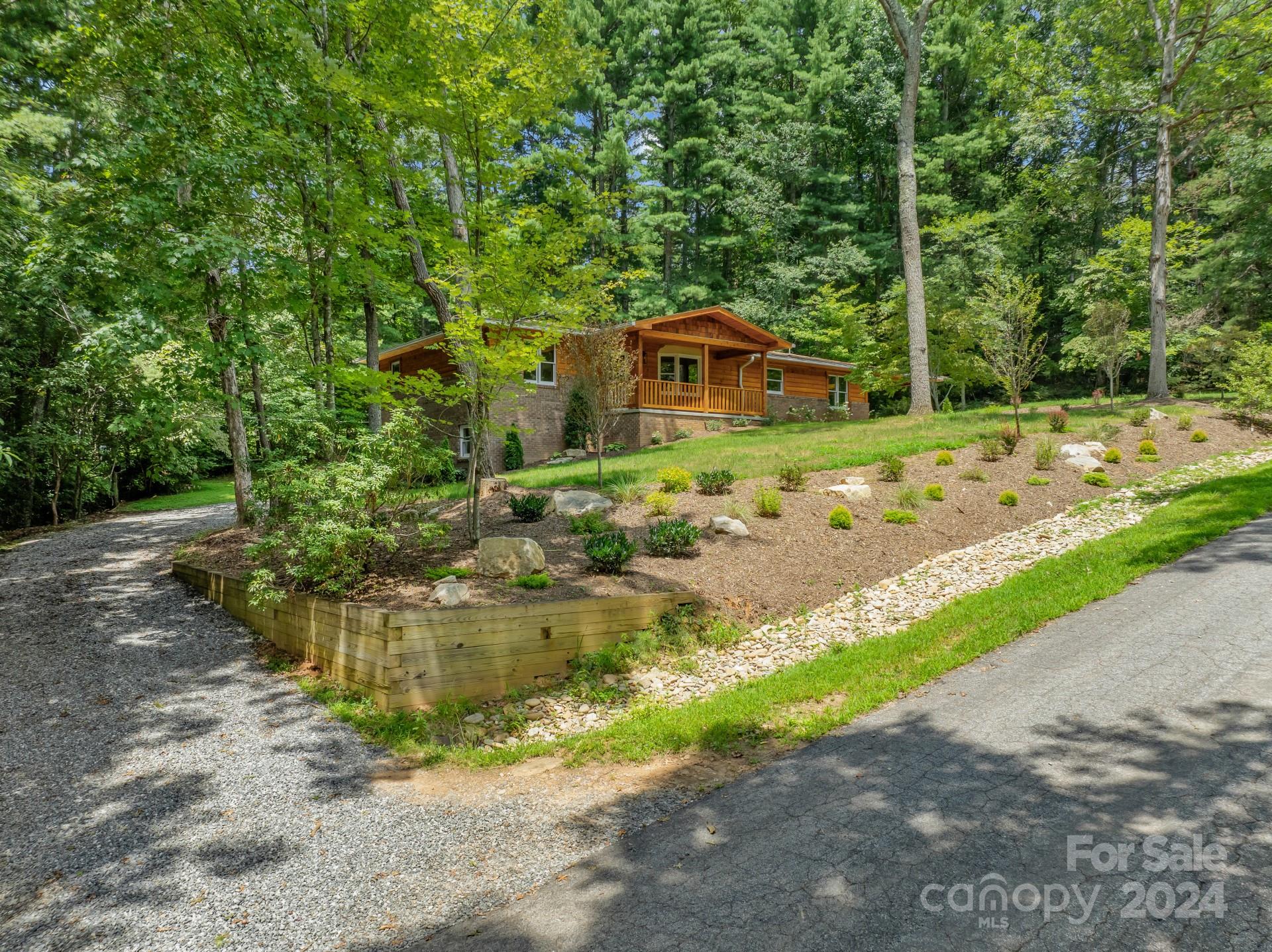 15 Pine Ridge Court Property Photo 3