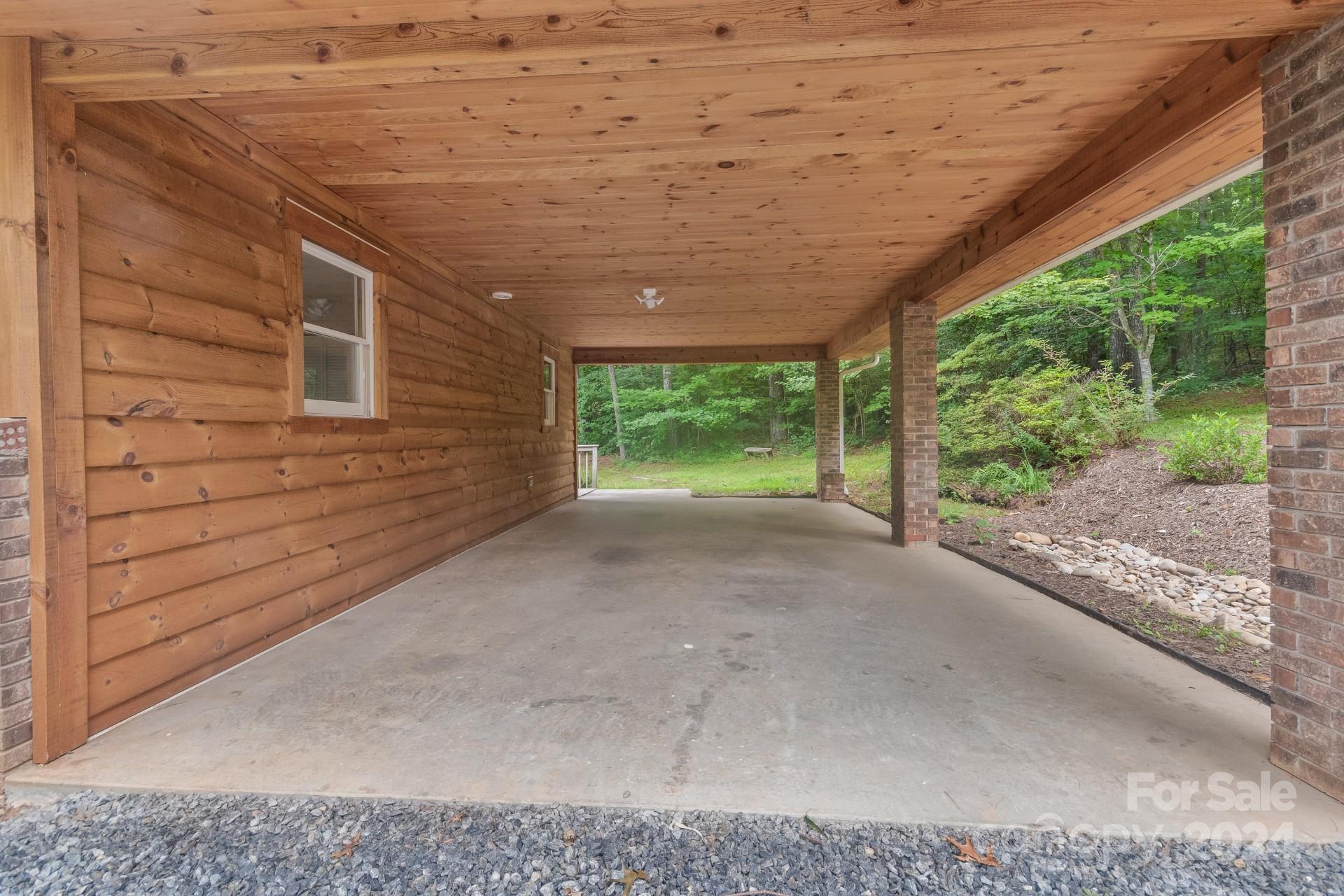 15 Pine Ridge Court Property Photo 6