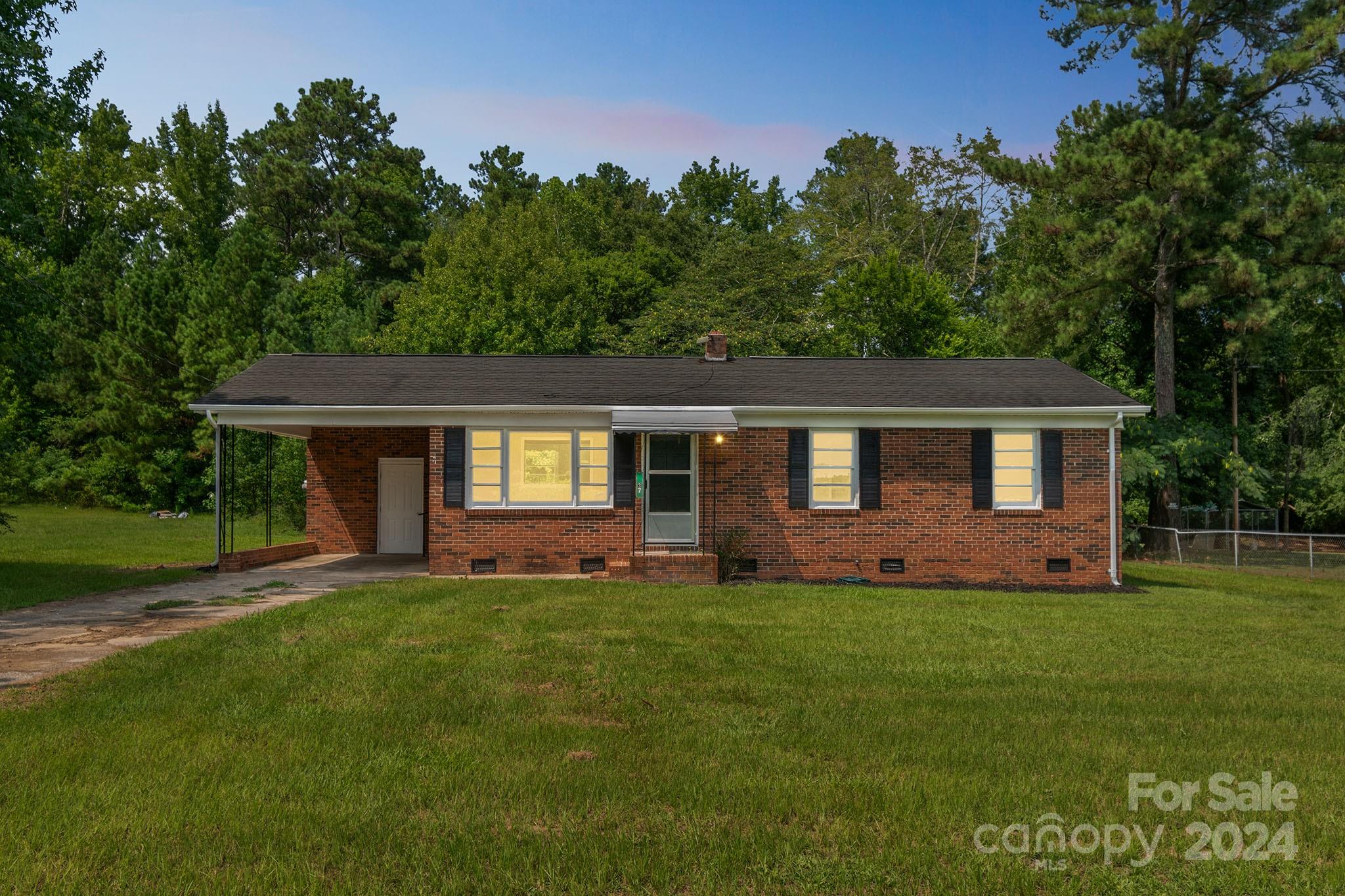 37 Clemmons Road Property Photo 2