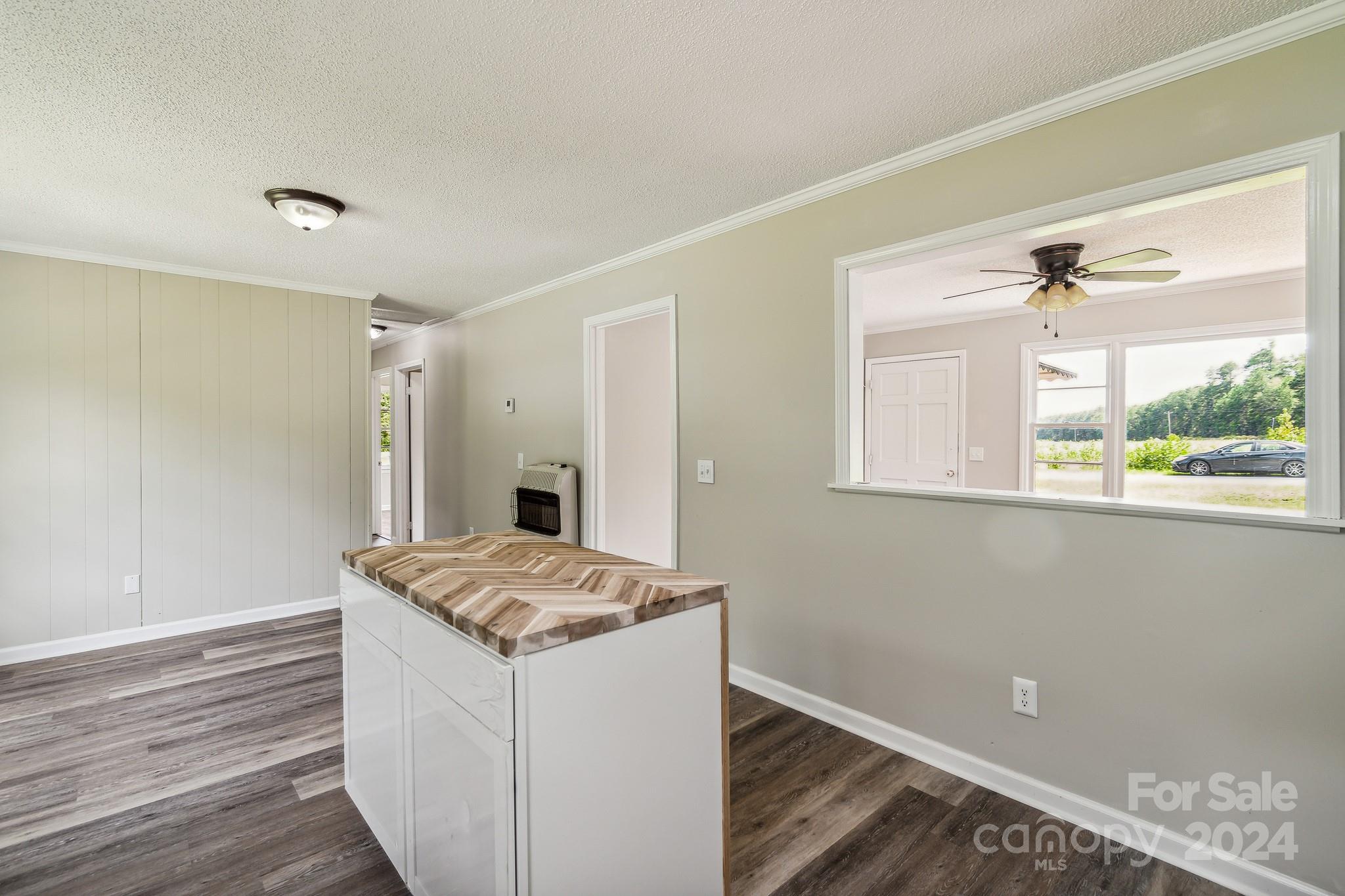 37 Clemmons Road Property Photo 5