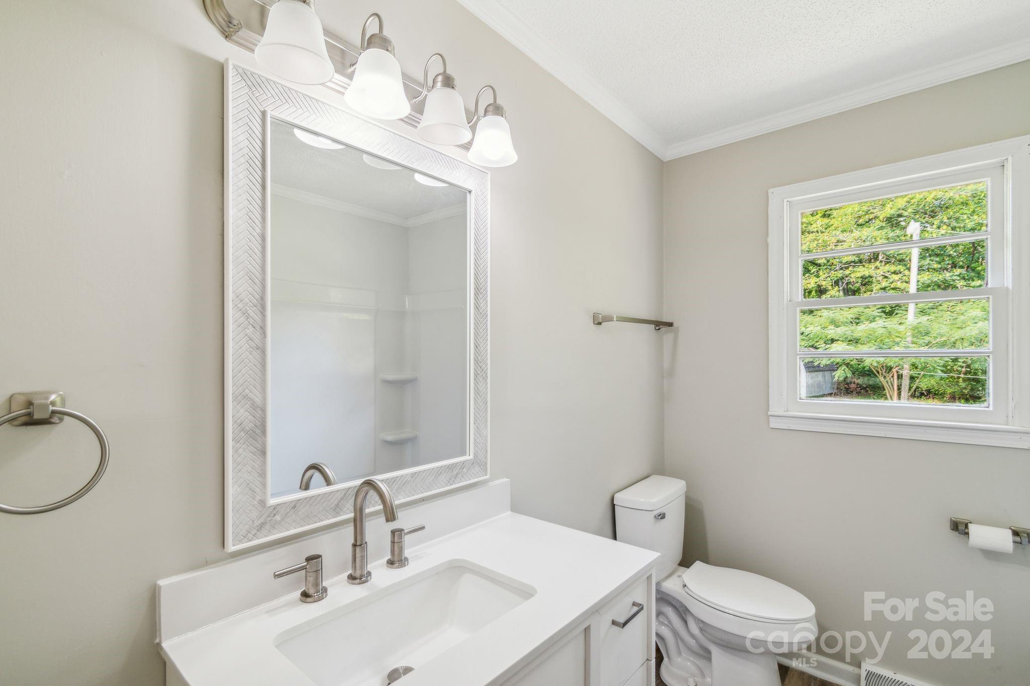 37 Clemmons Road Property Photo 14
