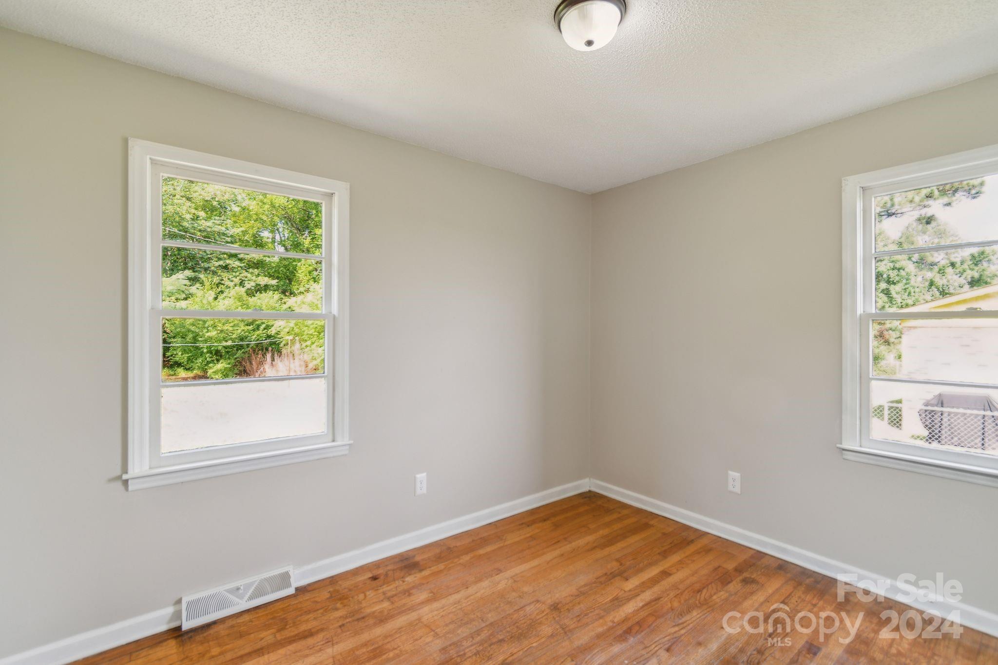 37 Clemmons Road Property Photo 21
