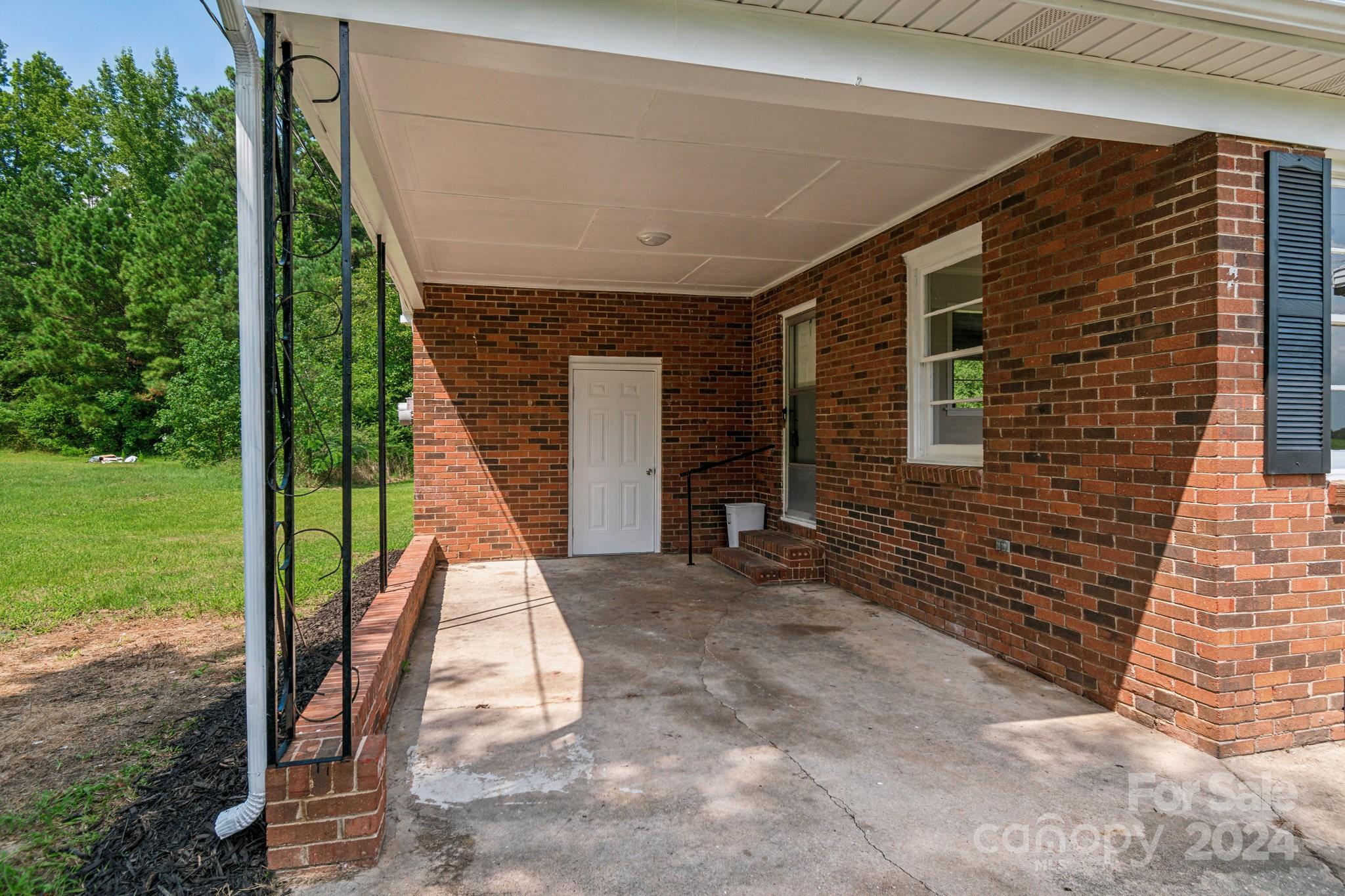 37 Clemmons Road Property Photo 23