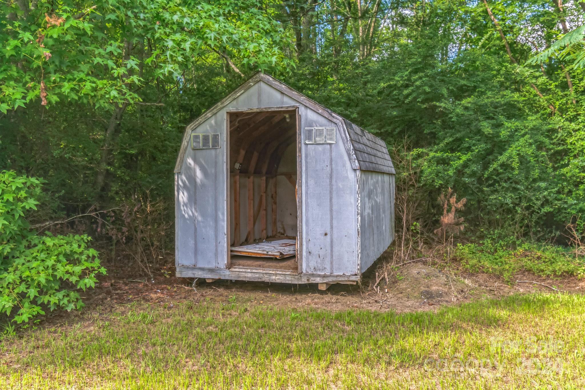 37 Clemmons Road Property Photo 26
