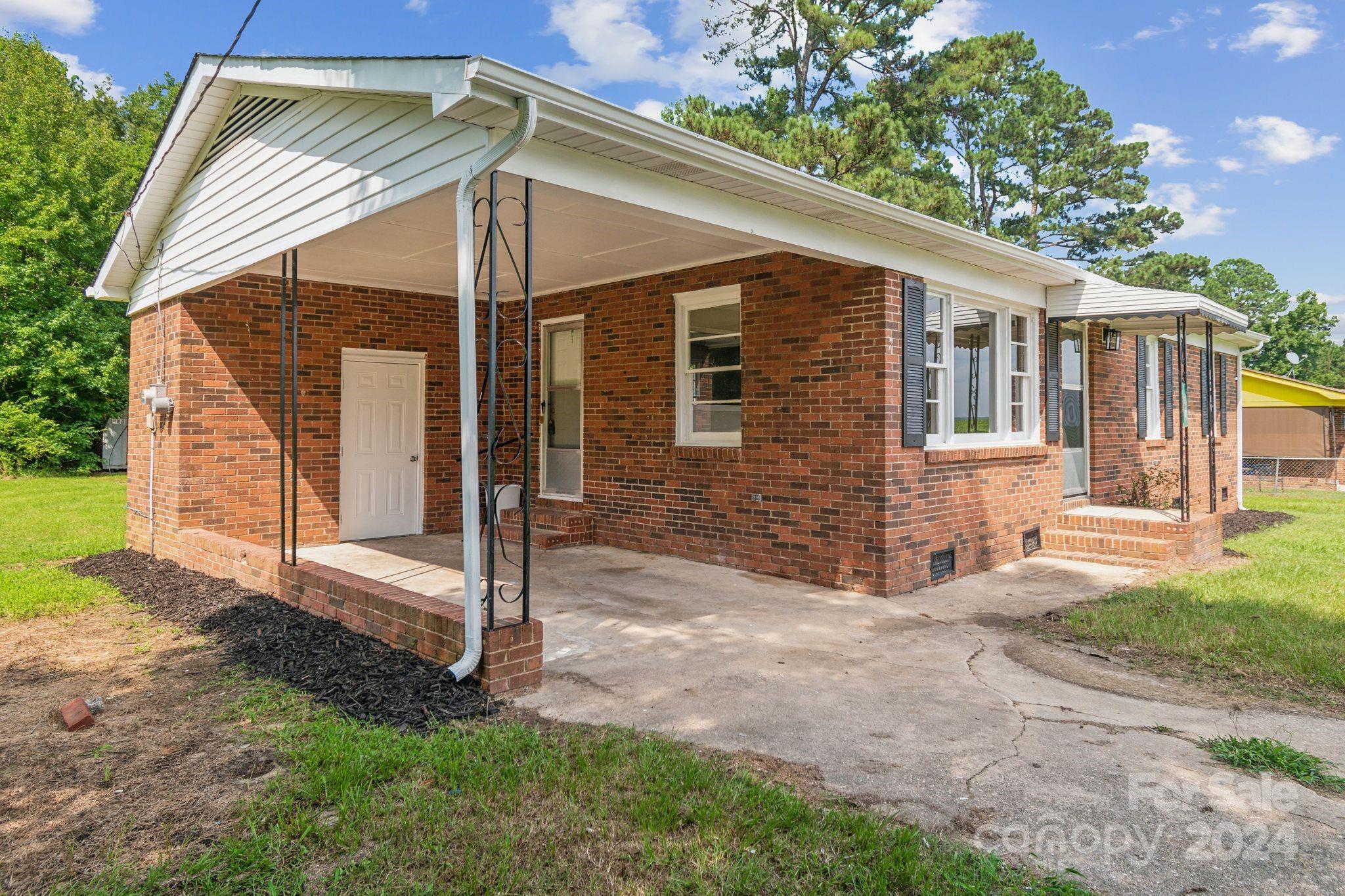 37 Clemmons Road Property Photo 28