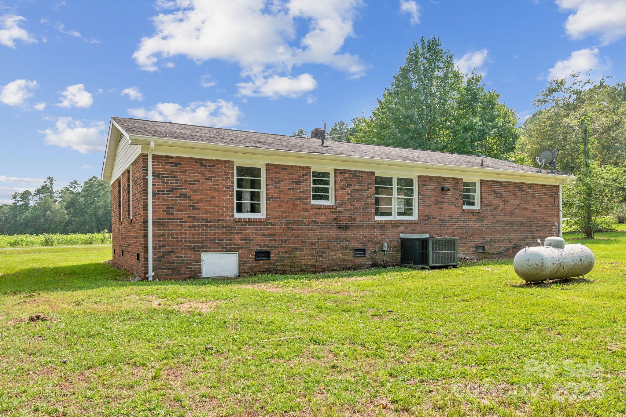 37 Clemmons Road Property Photo 32