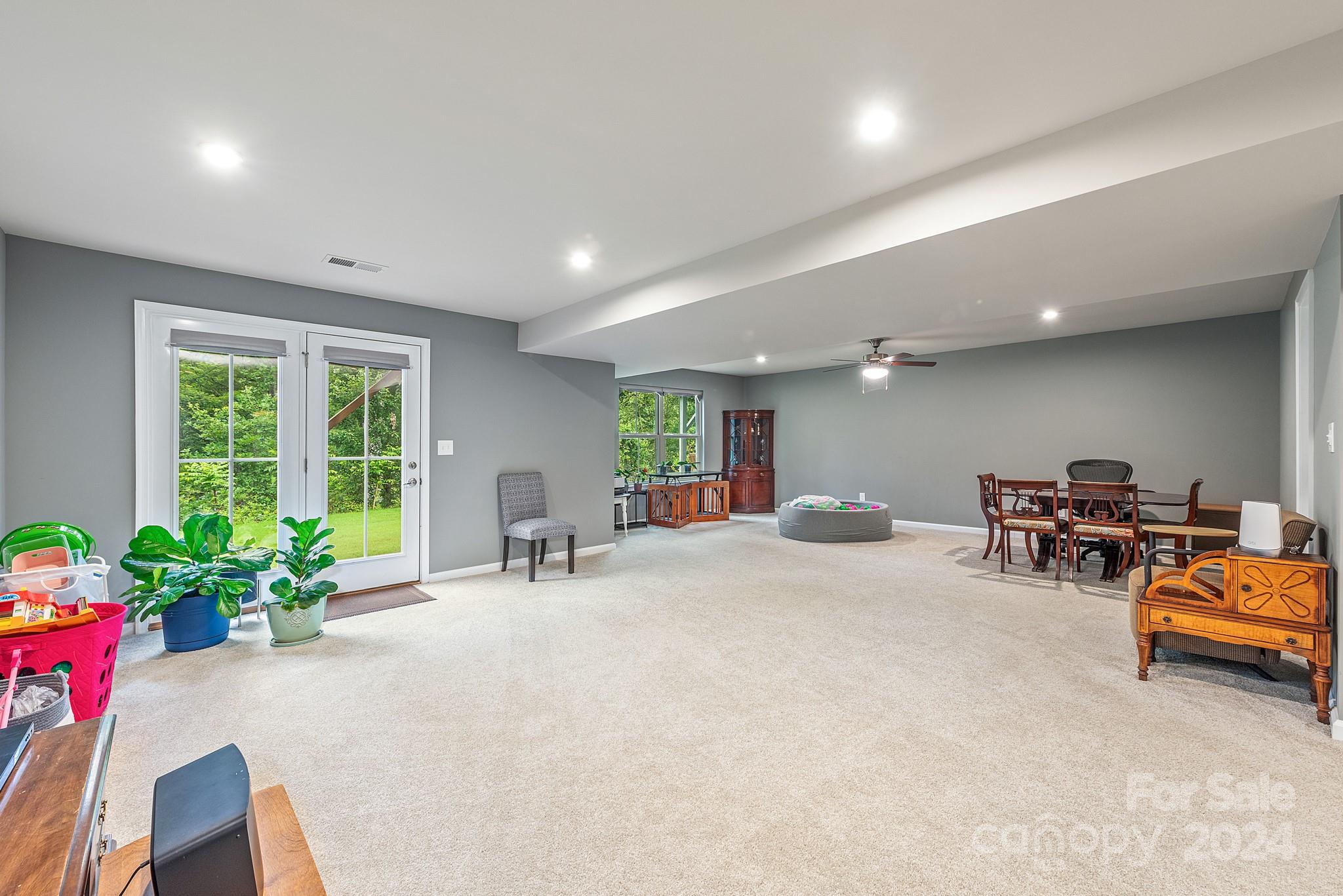 160 Beacon Drive D Property Photo 38