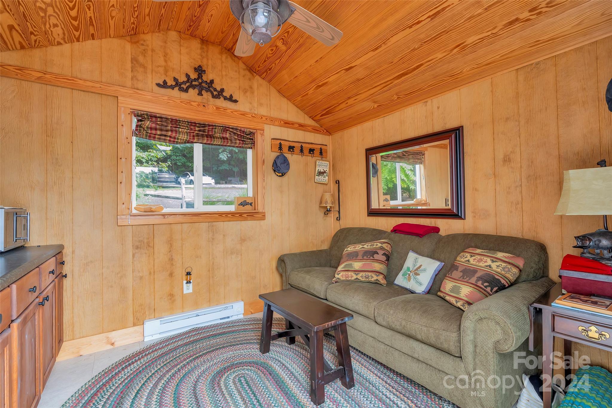 1700 W Lakeshore Drive Property Photo 4
