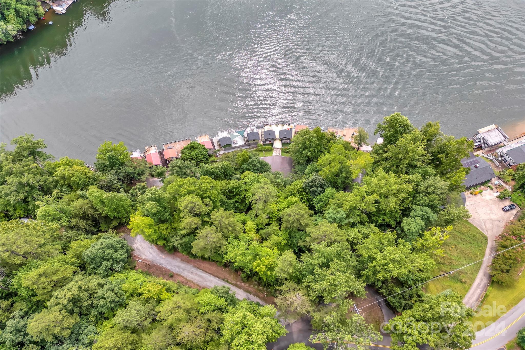 1700 W Lakeshore Drive Property Photo 11