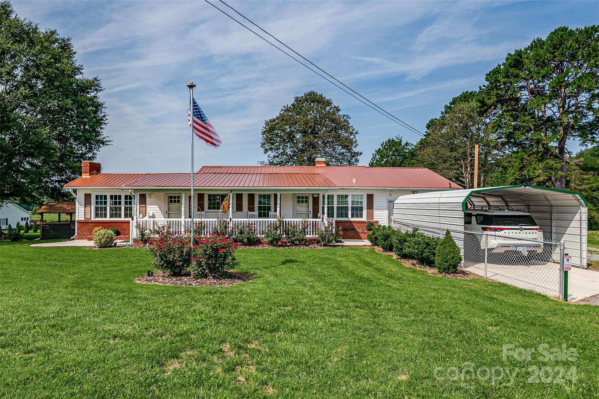 148 Hudson Lane Property Photo 3