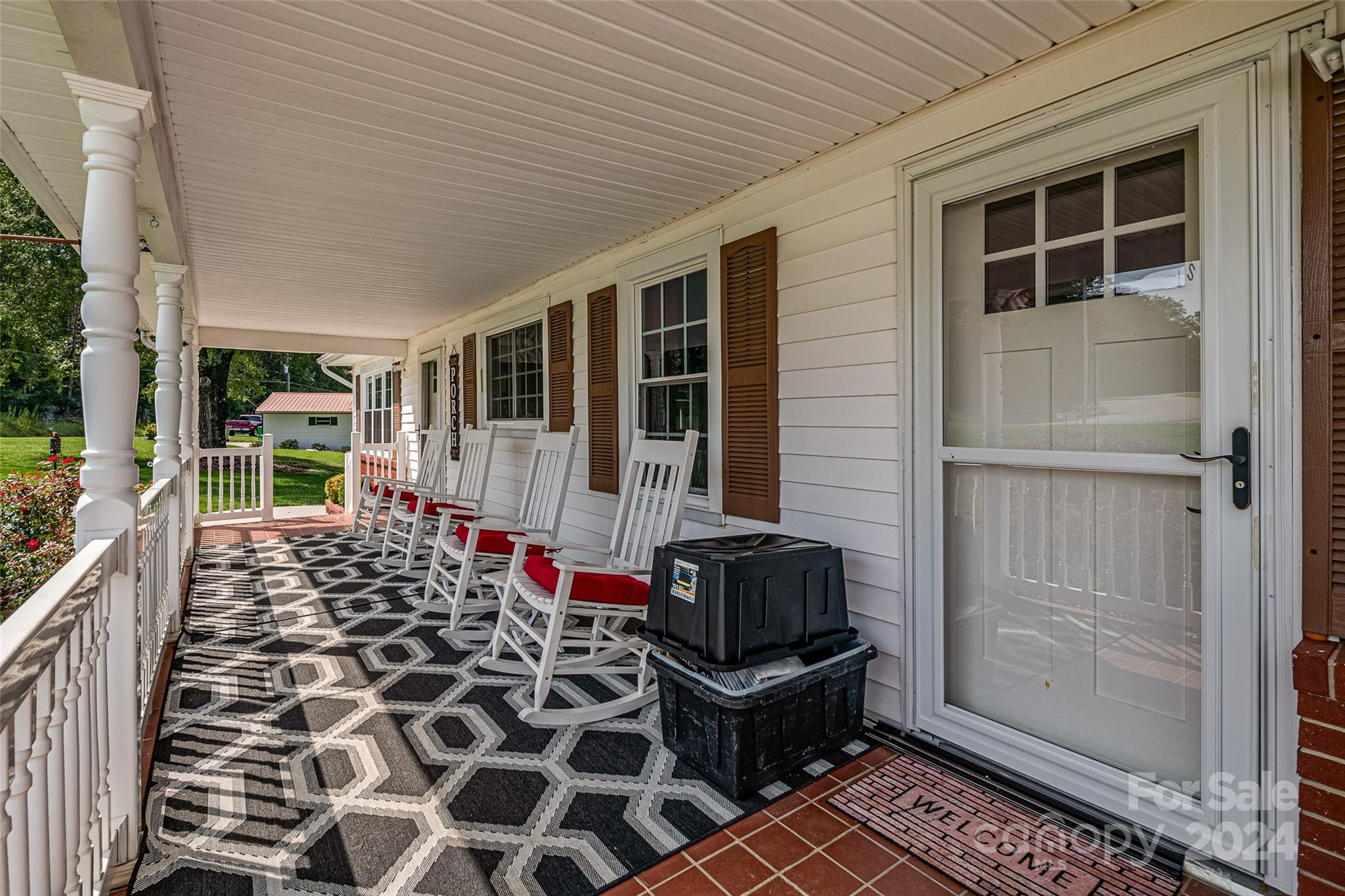 148 Hudson Lane Property Photo 4