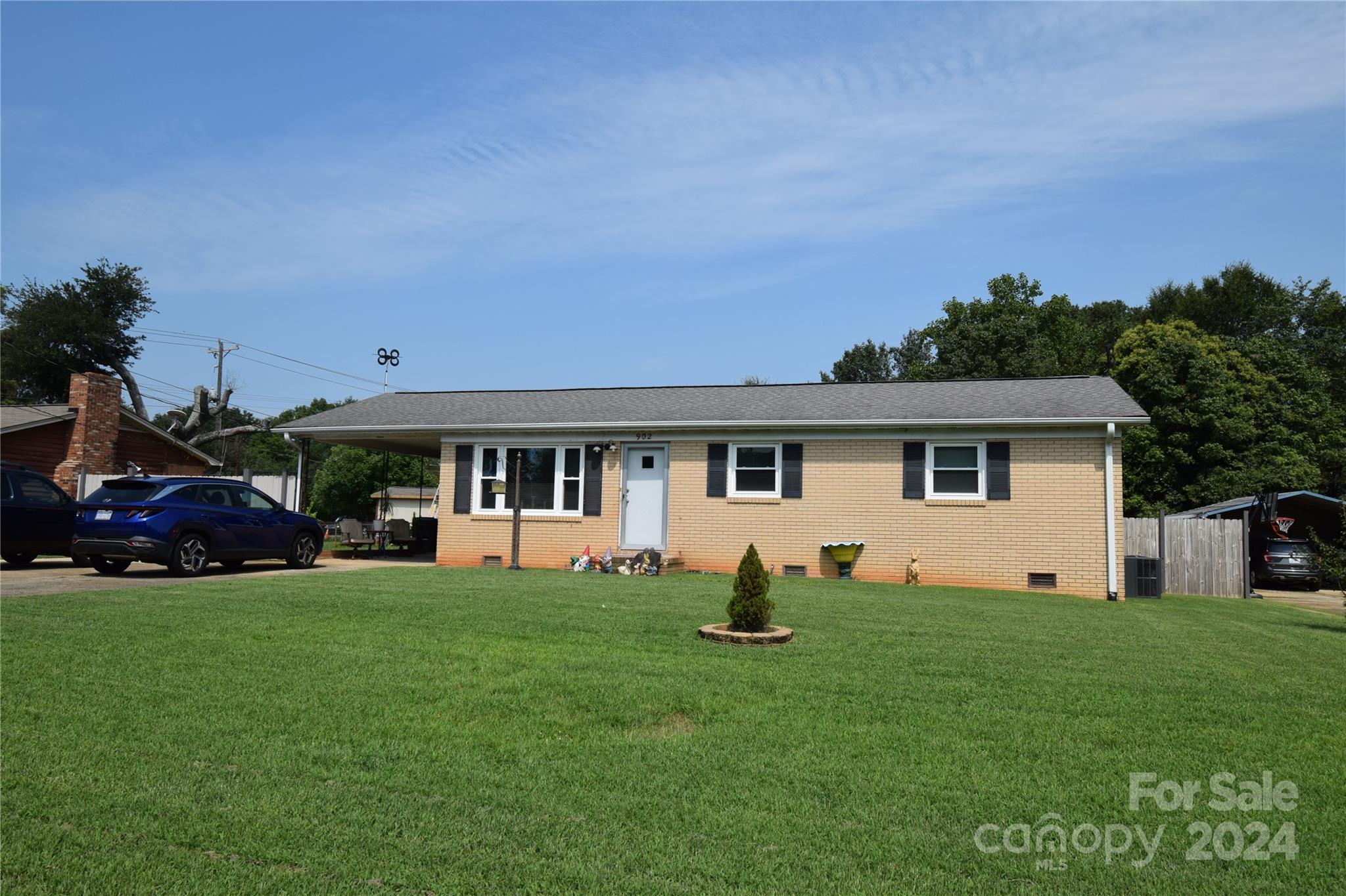 902 Carmel Drive Property Photo 1