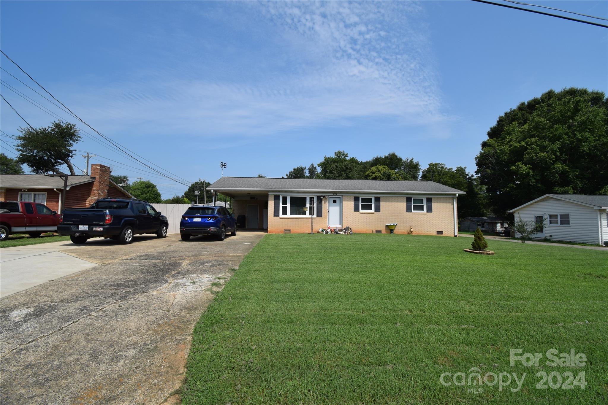 902 Carmel Drive Property Photo 3