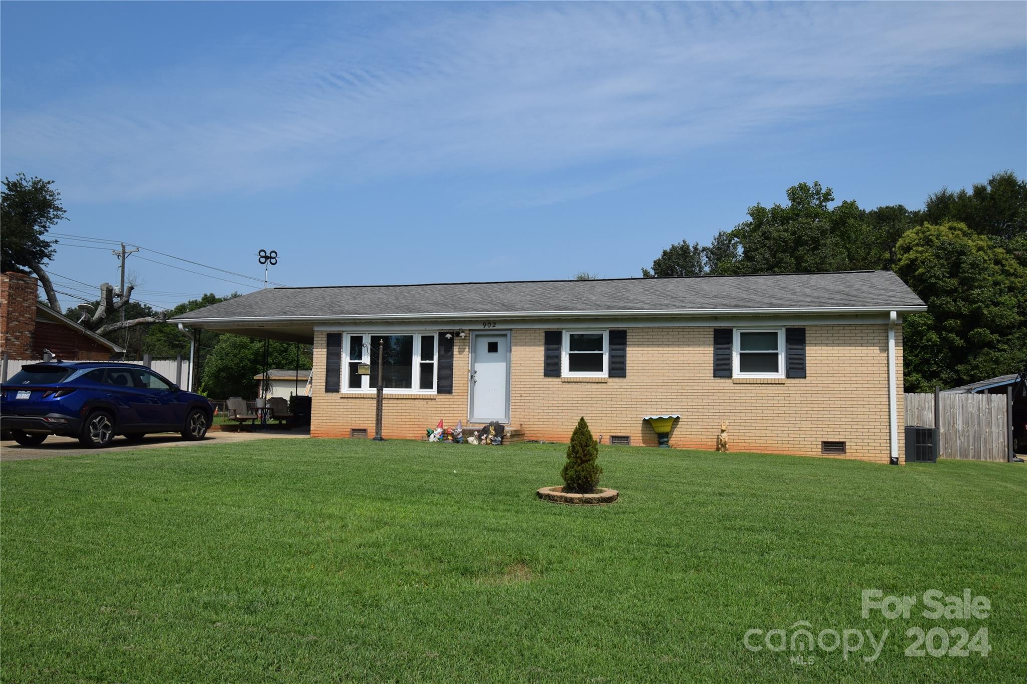 902 Carmel Drive Property Photo 6