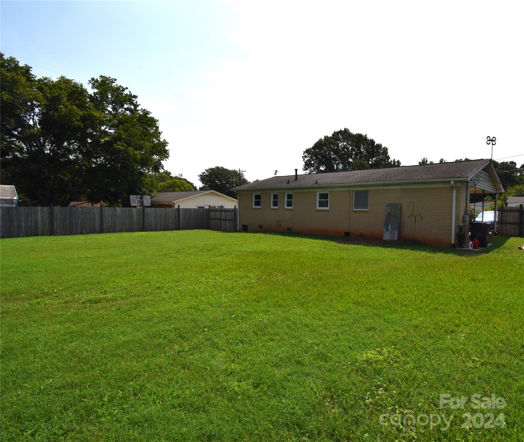 902 Carmel Drive Property Photo 26
