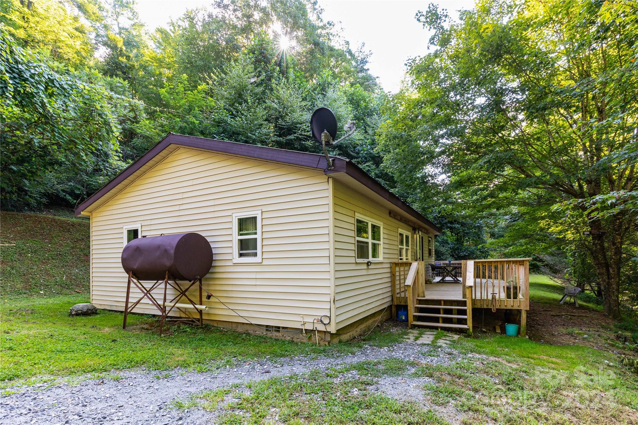 500 Chimney Log Road Property Photo 2
