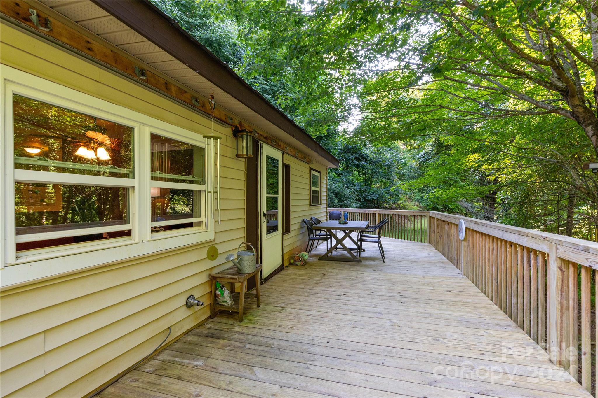 500 Chimney Log Road Property Photo 4