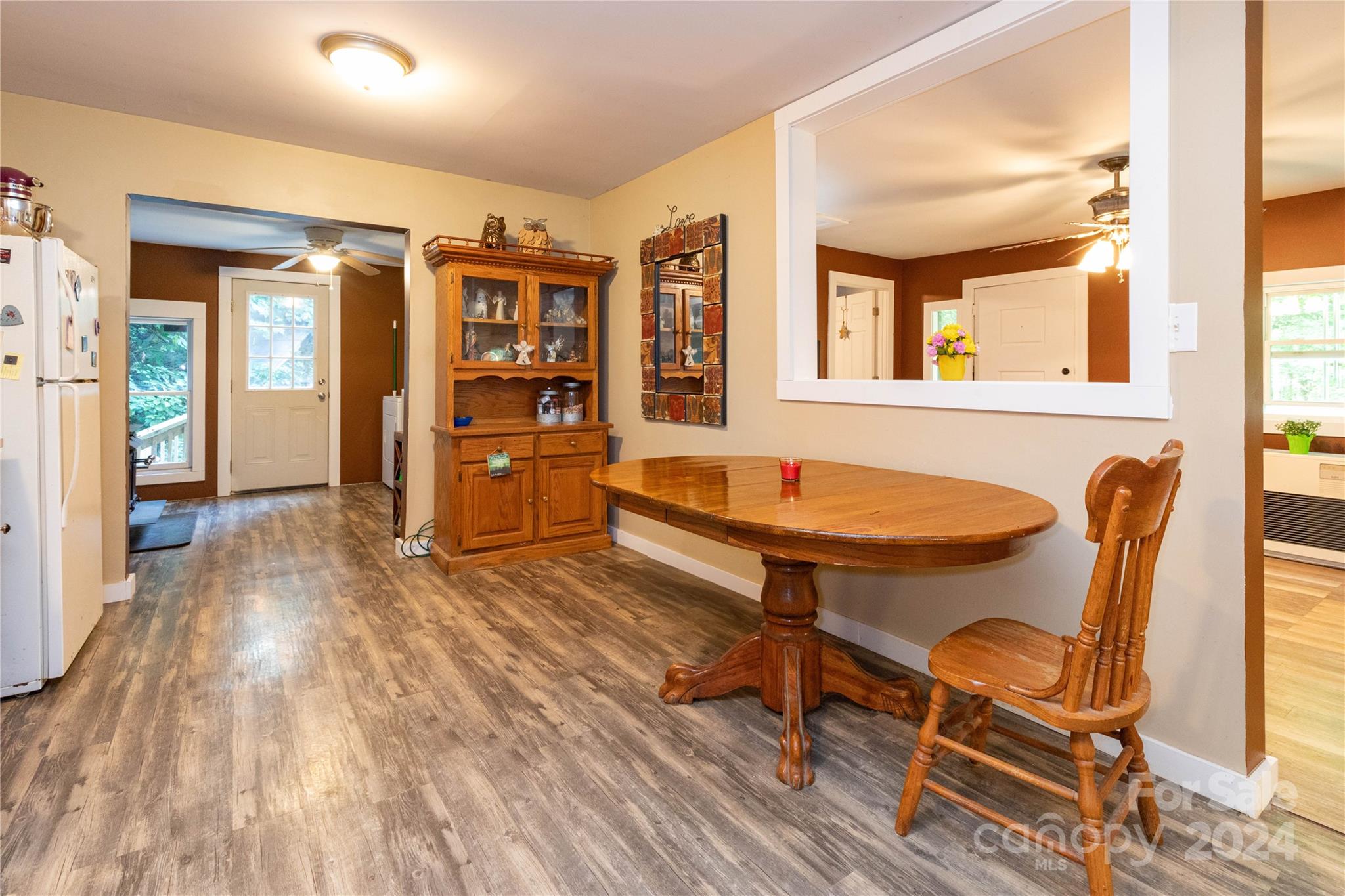 500 Chimney Log Road Property Photo 6