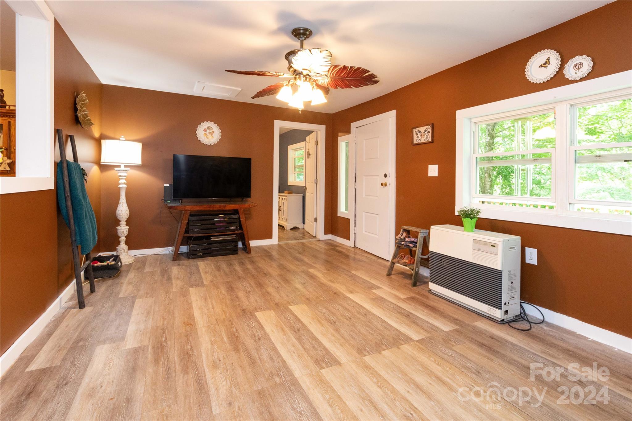 500 Chimney Log Road Property Photo 8