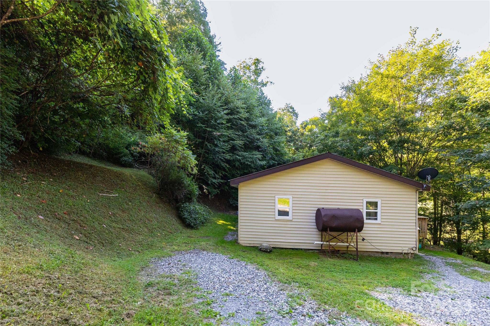 500 Chimney Log Road Property Photo 18