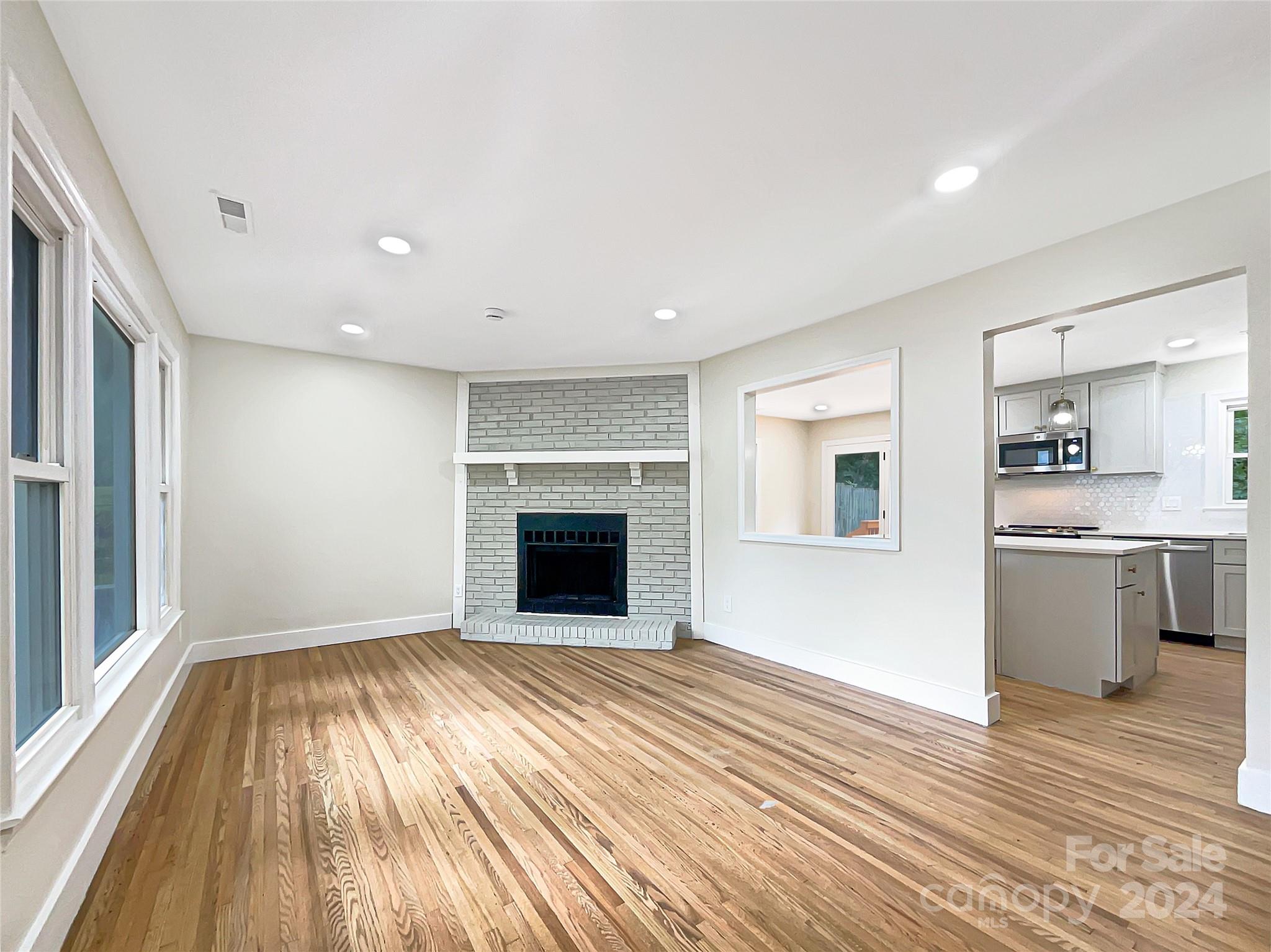 416 Deer Creek Drive Property Photo 3