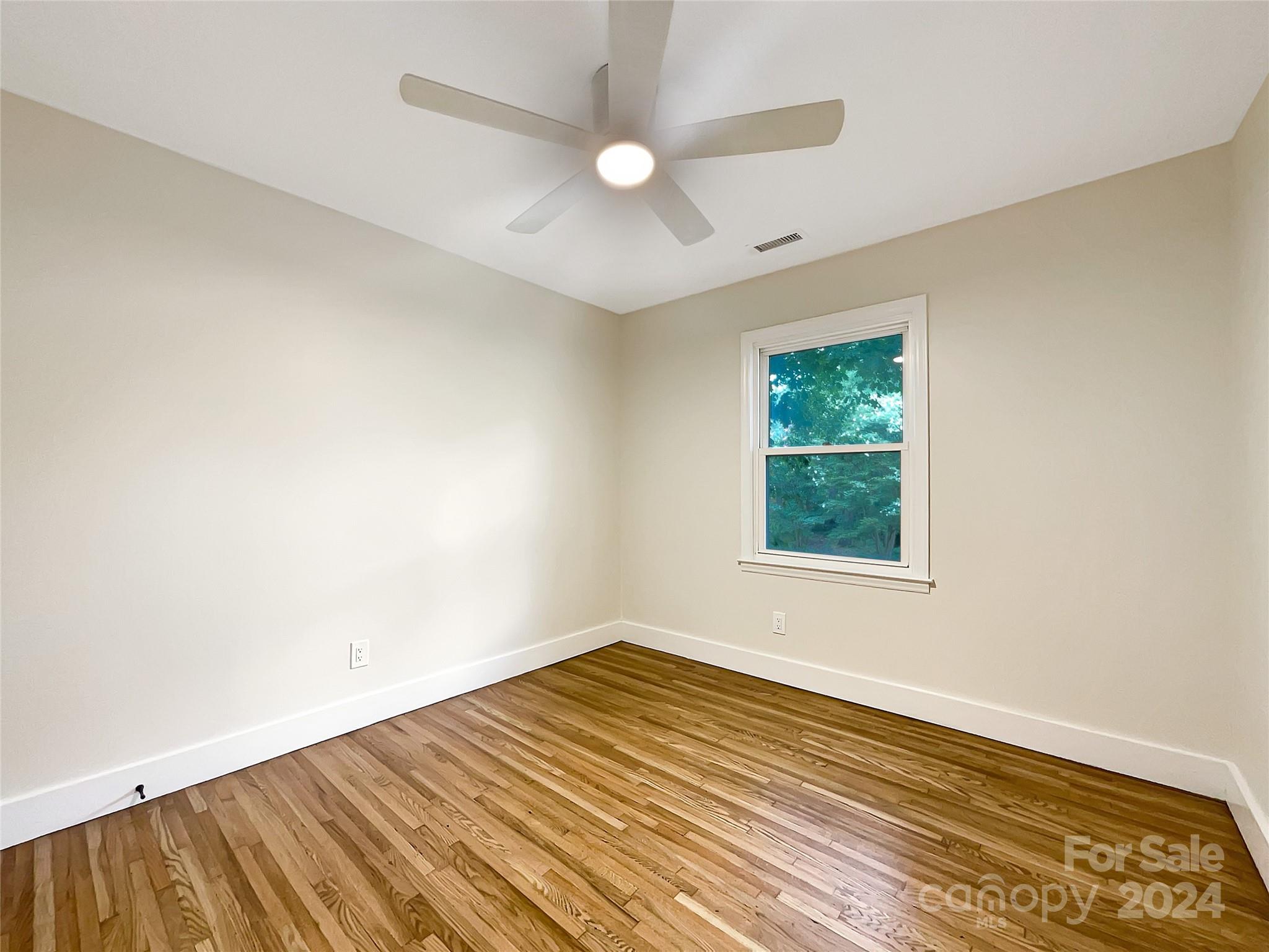 416 Deer Creek Drive Property Photo 5