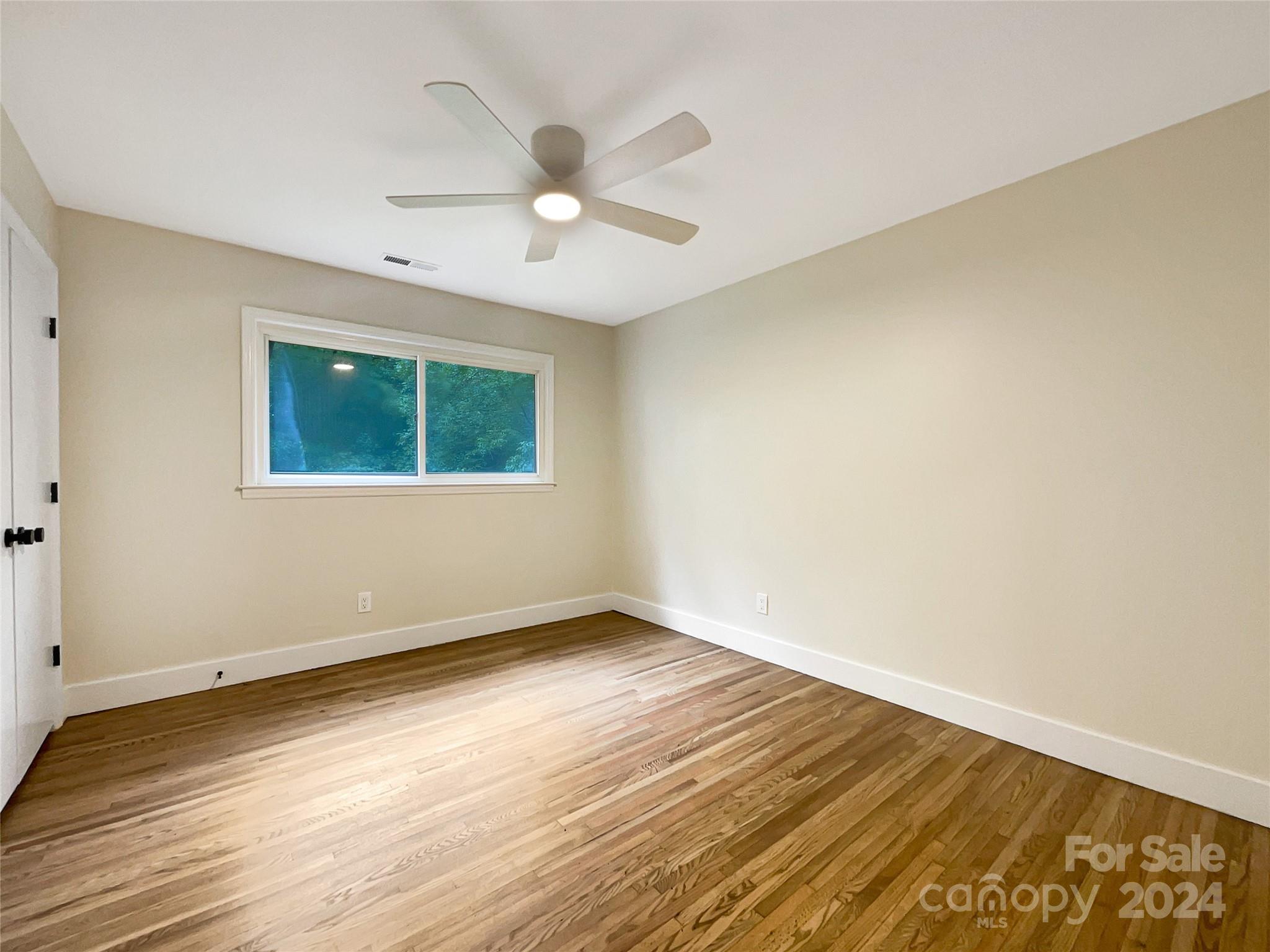 416 Deer Creek Drive Property Photo 8