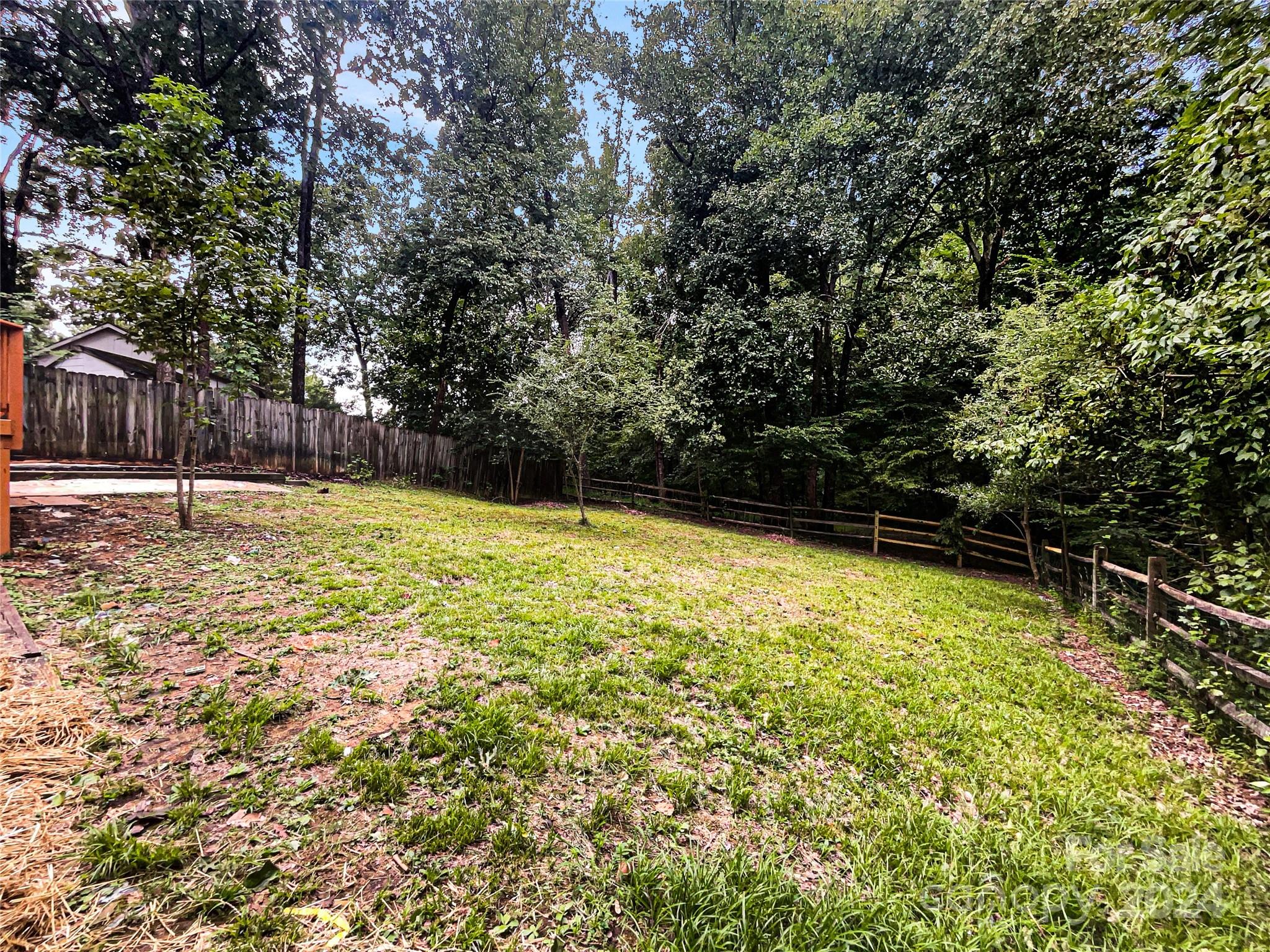 416 Deer Creek Drive Property Photo 10