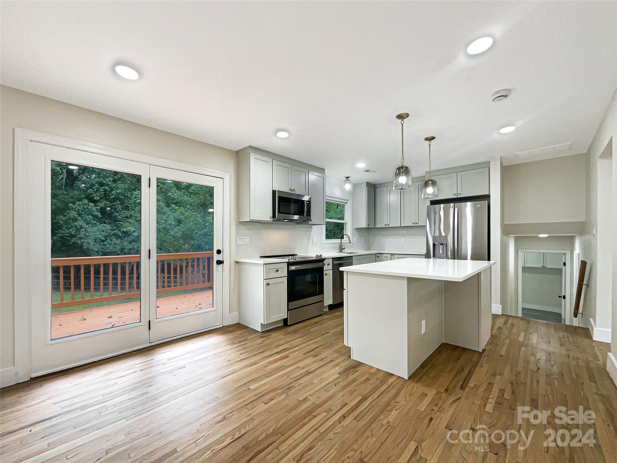 416 Deer Creek Drive Property Photo 14