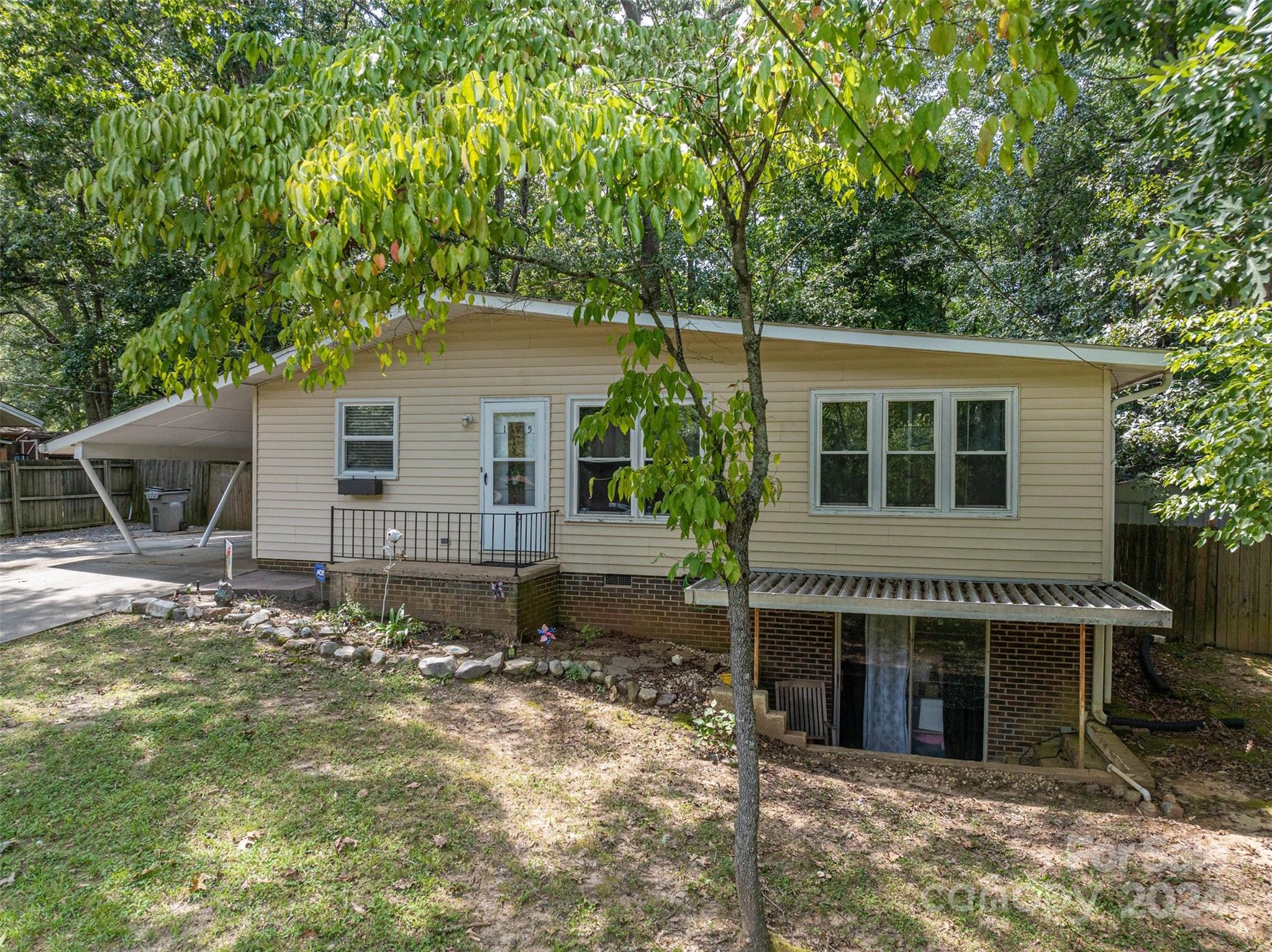 1245 Blackwood Street Property Photo 4