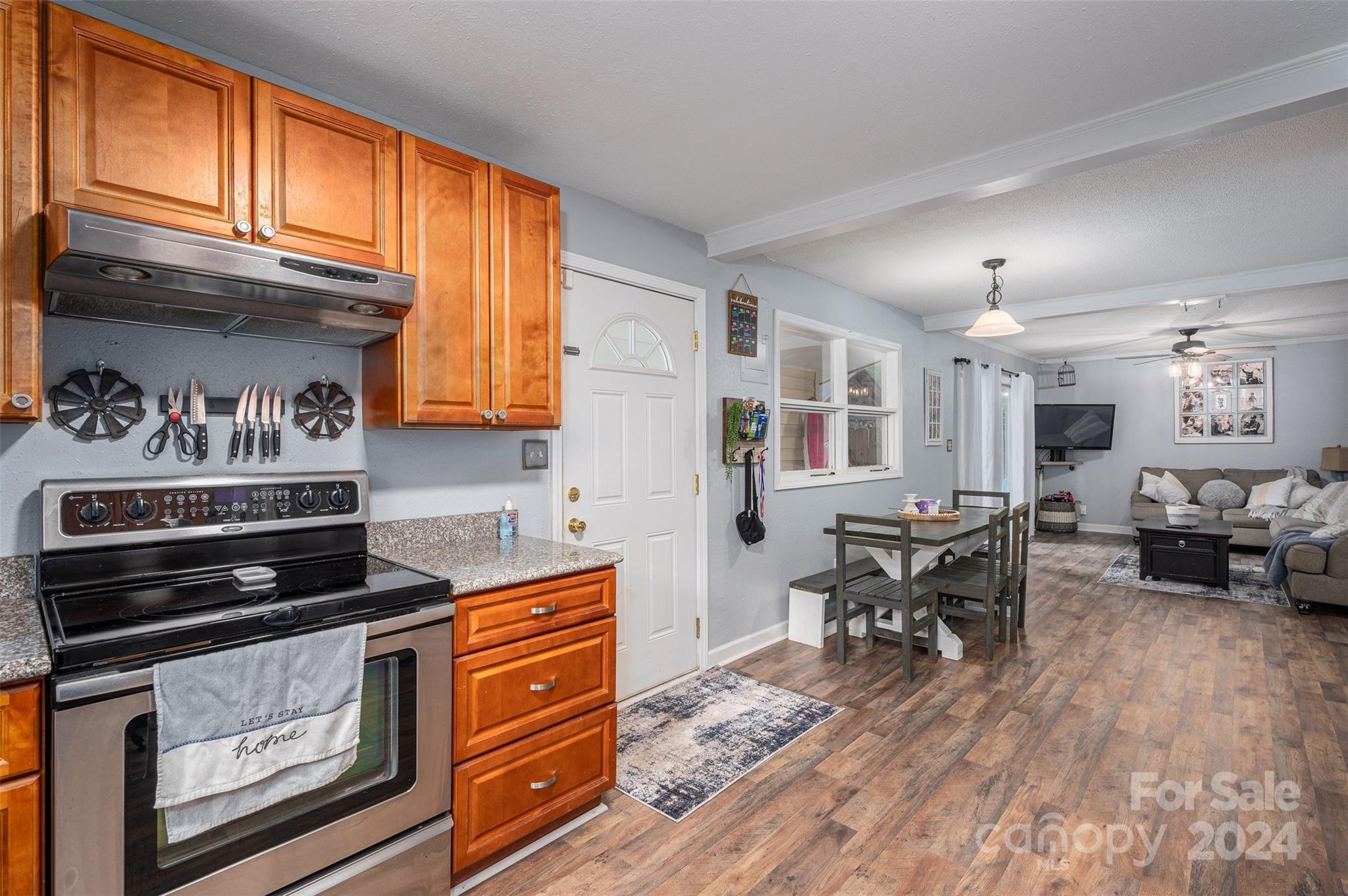 1245 Blackwood Street Property Photo 8