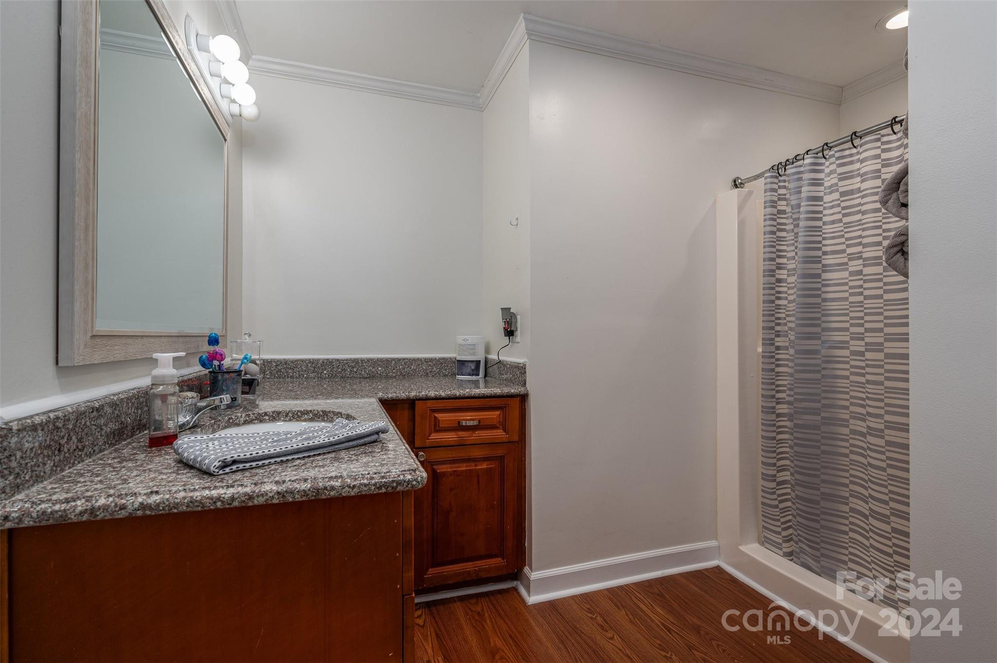 1245 Blackwood Street Property Photo 12