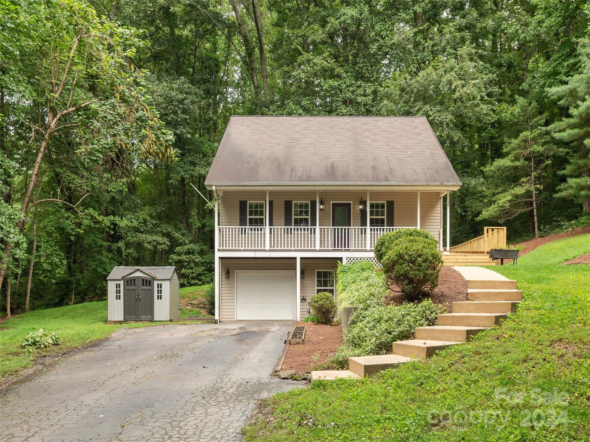 39 Apple Creek Lane Property Photo 1