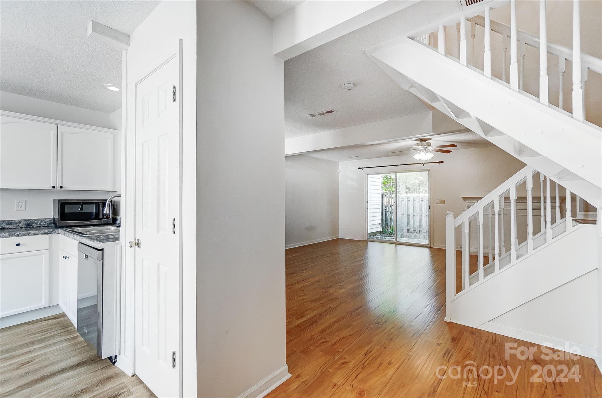 2876 Hosta Drive Property Photo 4