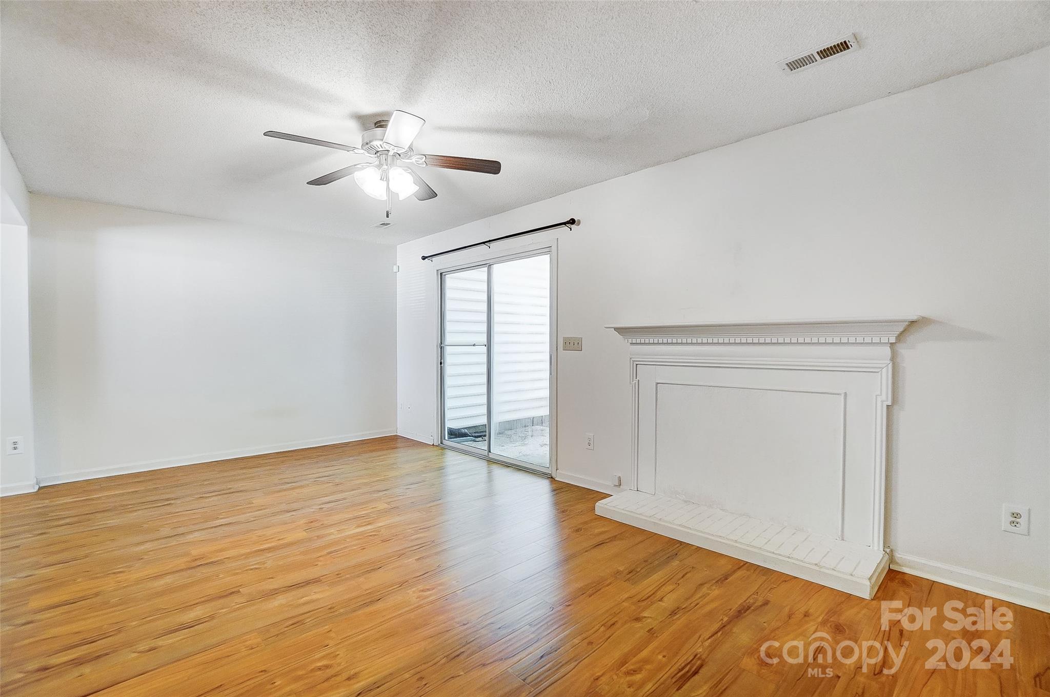 2876 Hosta Drive Property Photo 14