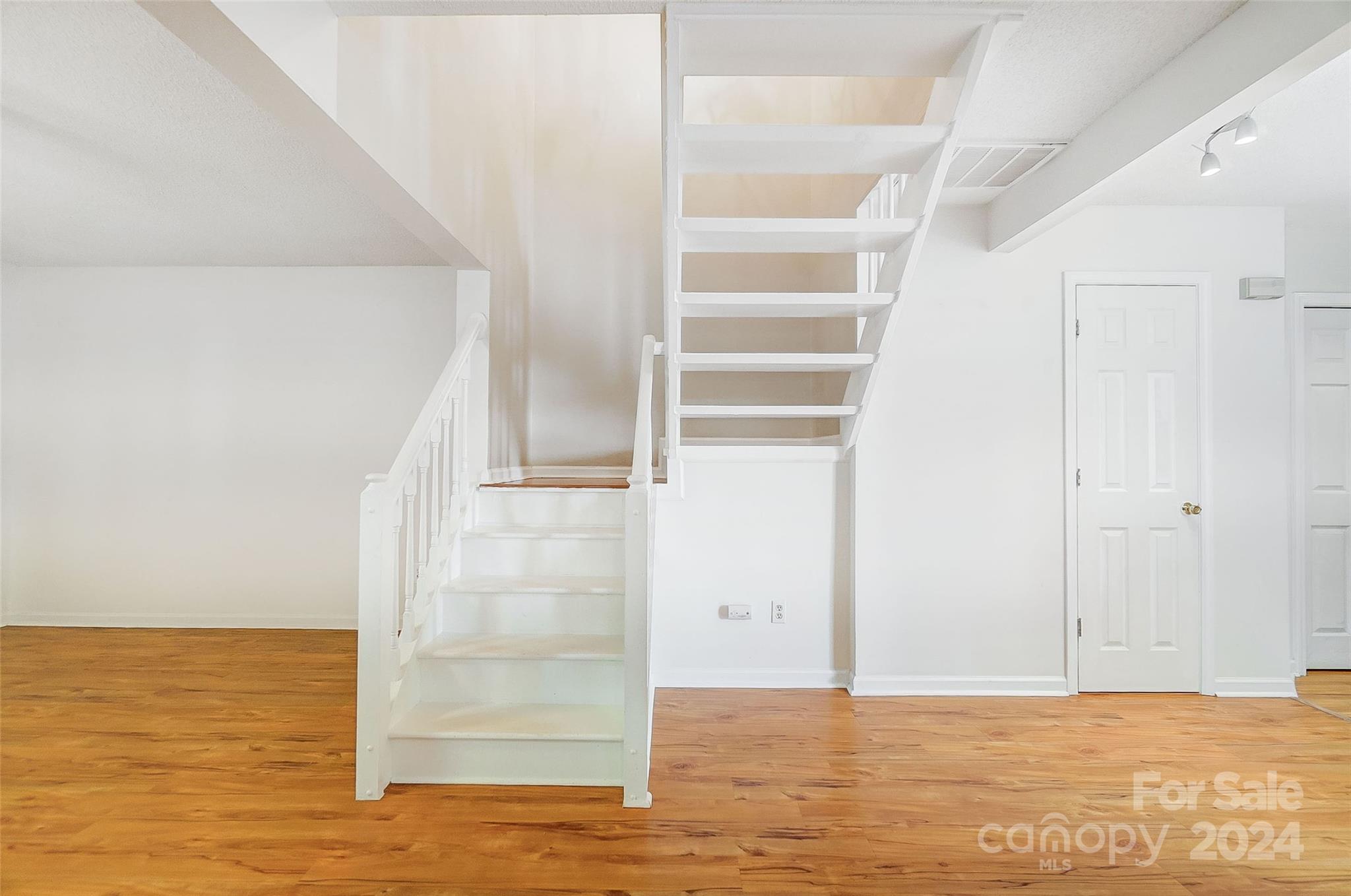 2876 Hosta Drive Property Photo 36