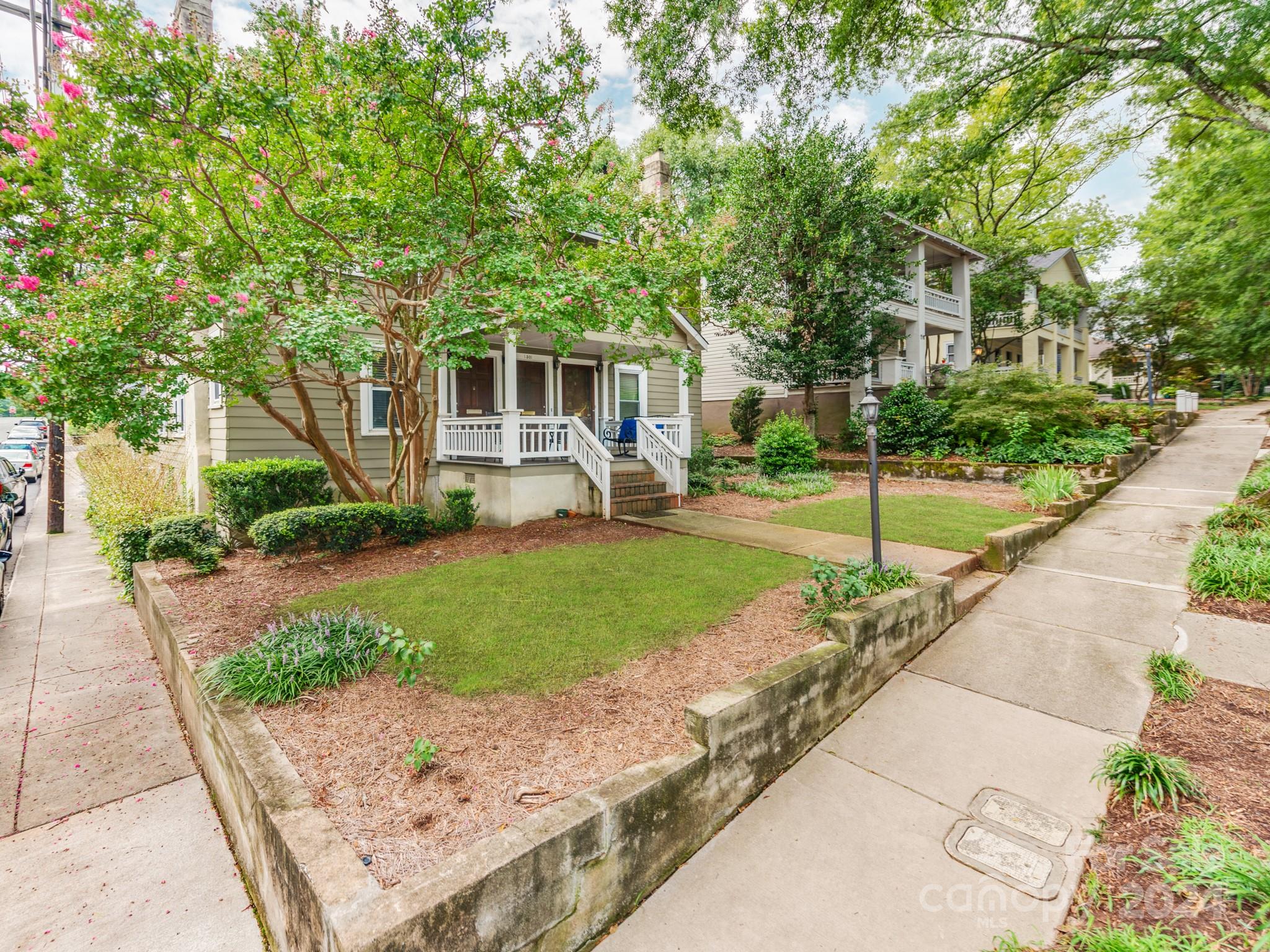 1501 Cleveland Avenue B Property Photo 3