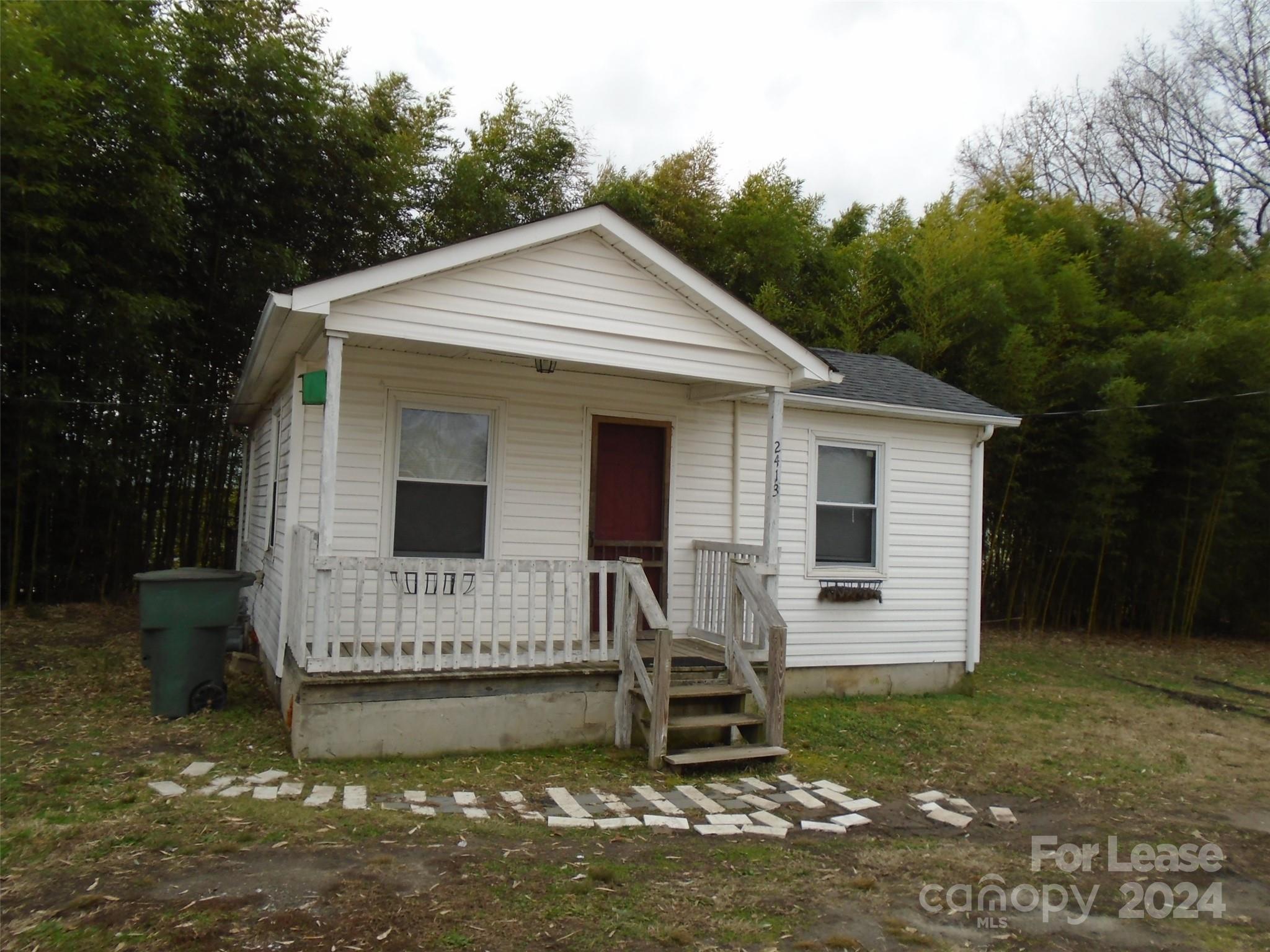 2413 S York Road Property Photo 1