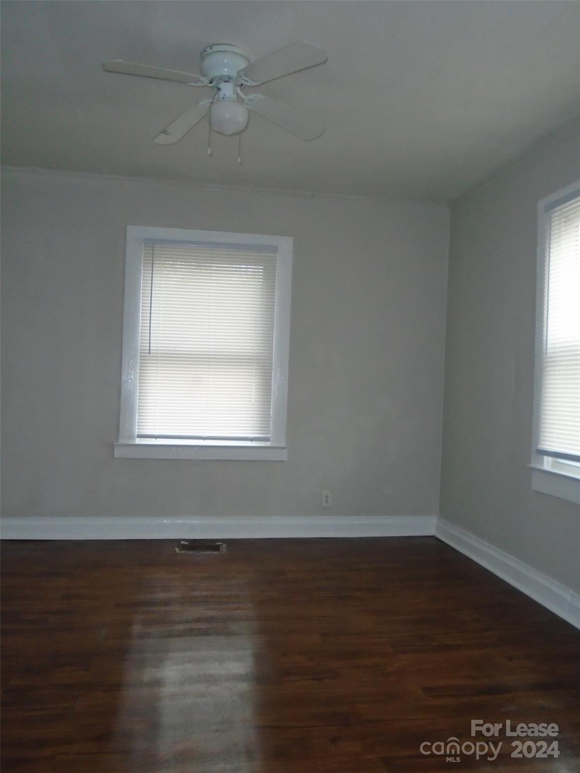2413 S York Road Property Photo 4
