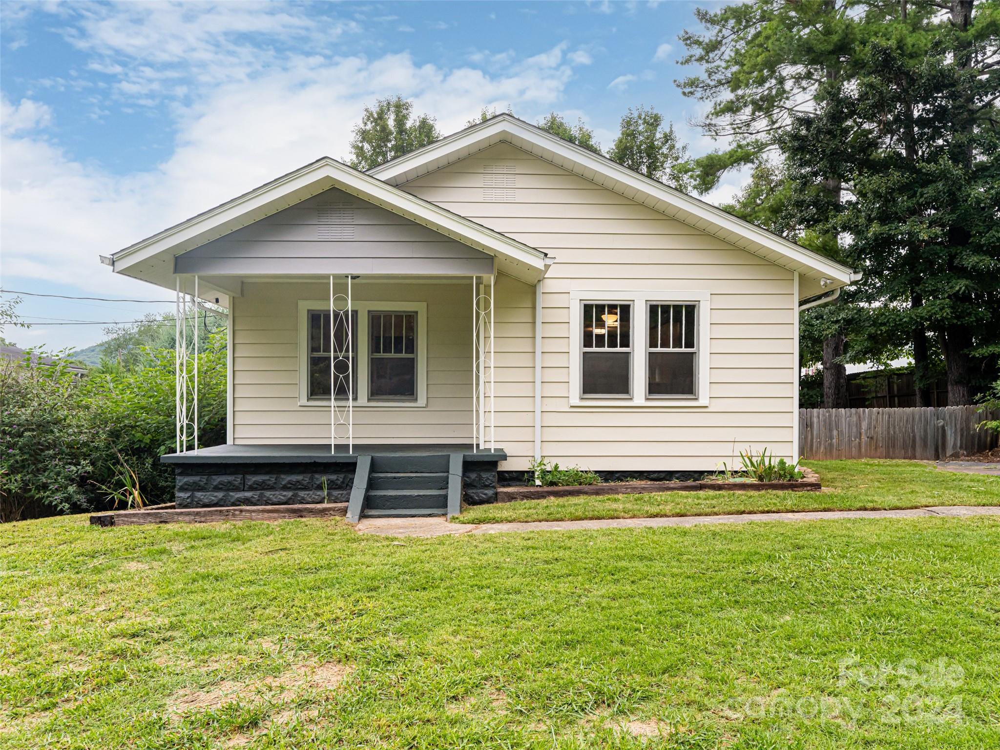 142 N Bear Creek Road Property Photo 2