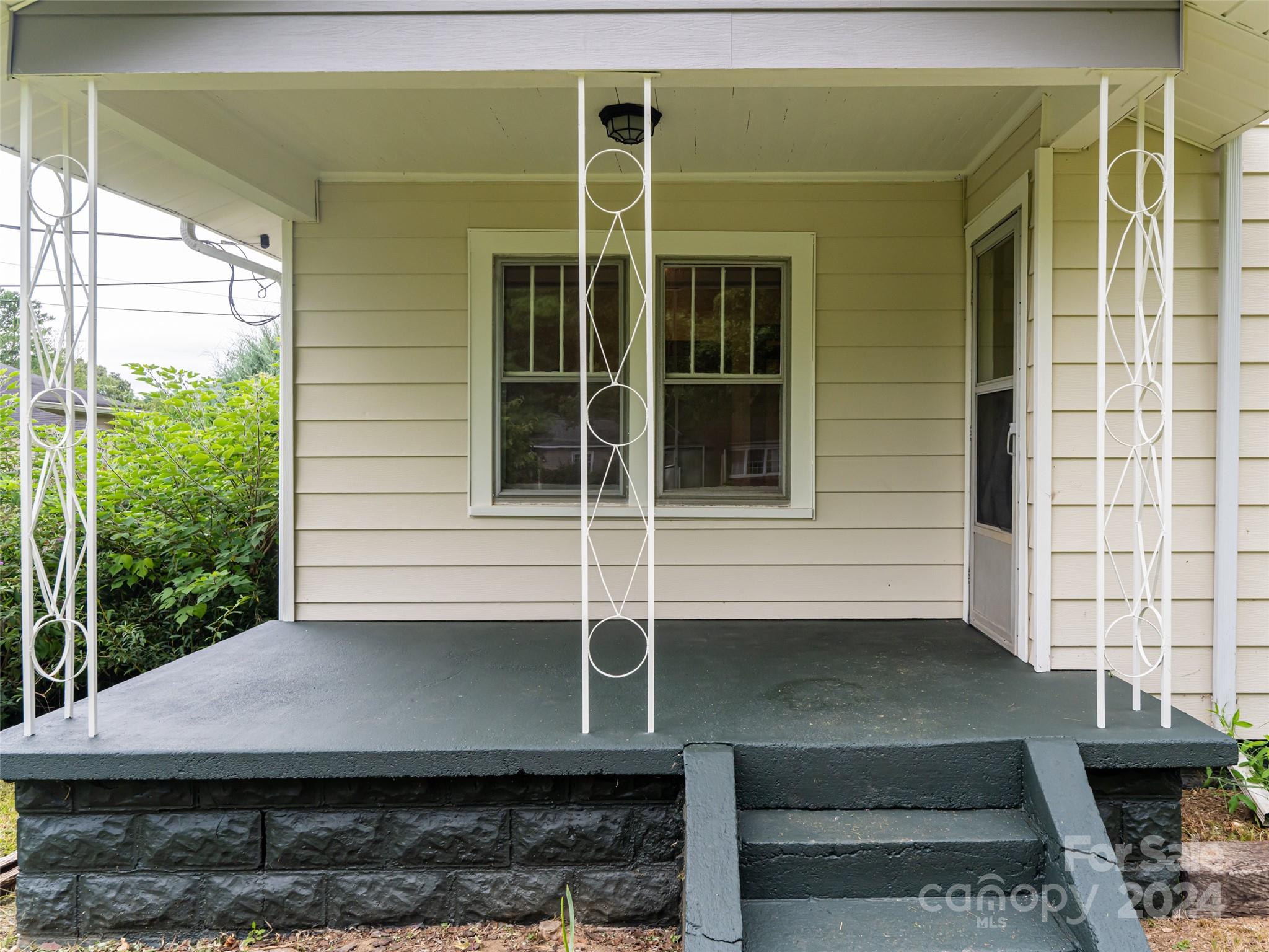 142 N Bear Creek Road Property Photo 4